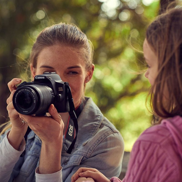 CANON CAMERA EOS 250D BK 18-55 S+50 1.8S