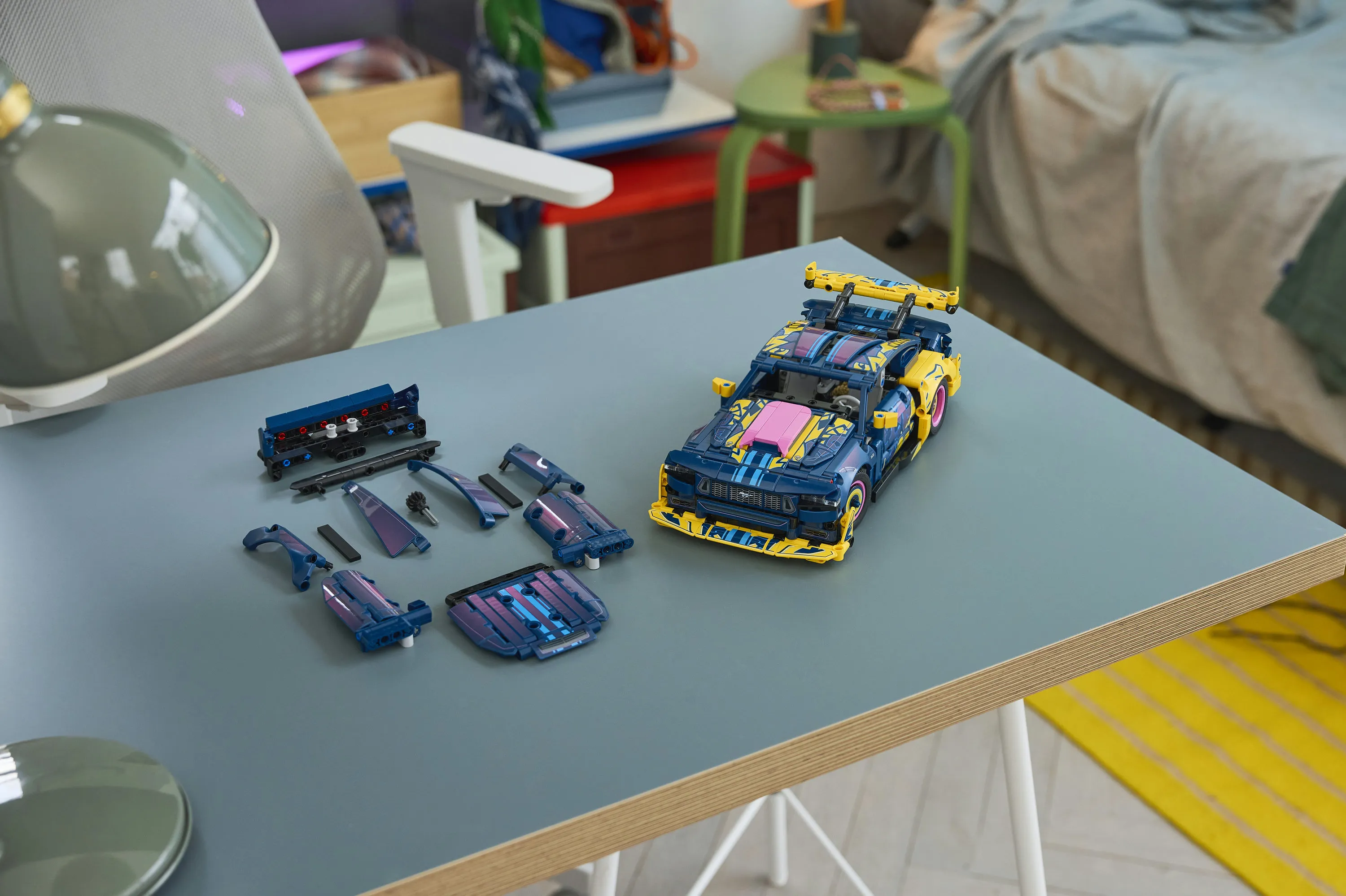 LEGO Technic Custom-autotalli Ford Mustang GT 42236