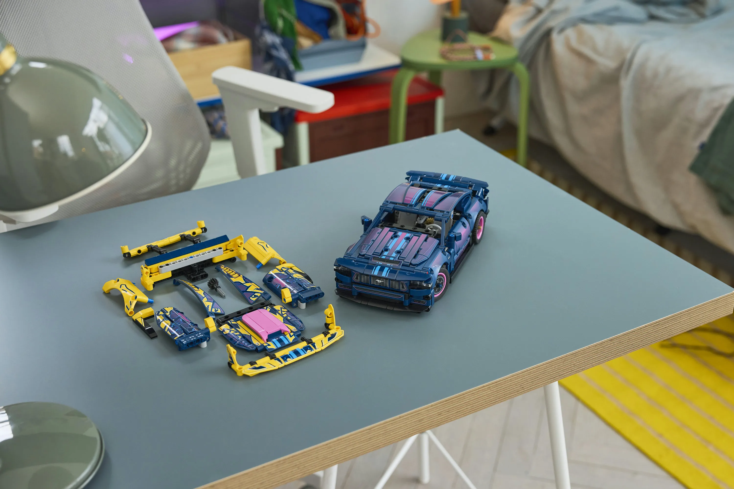 LEGO Technic Custom-autotalli Ford Mustang GT 42236