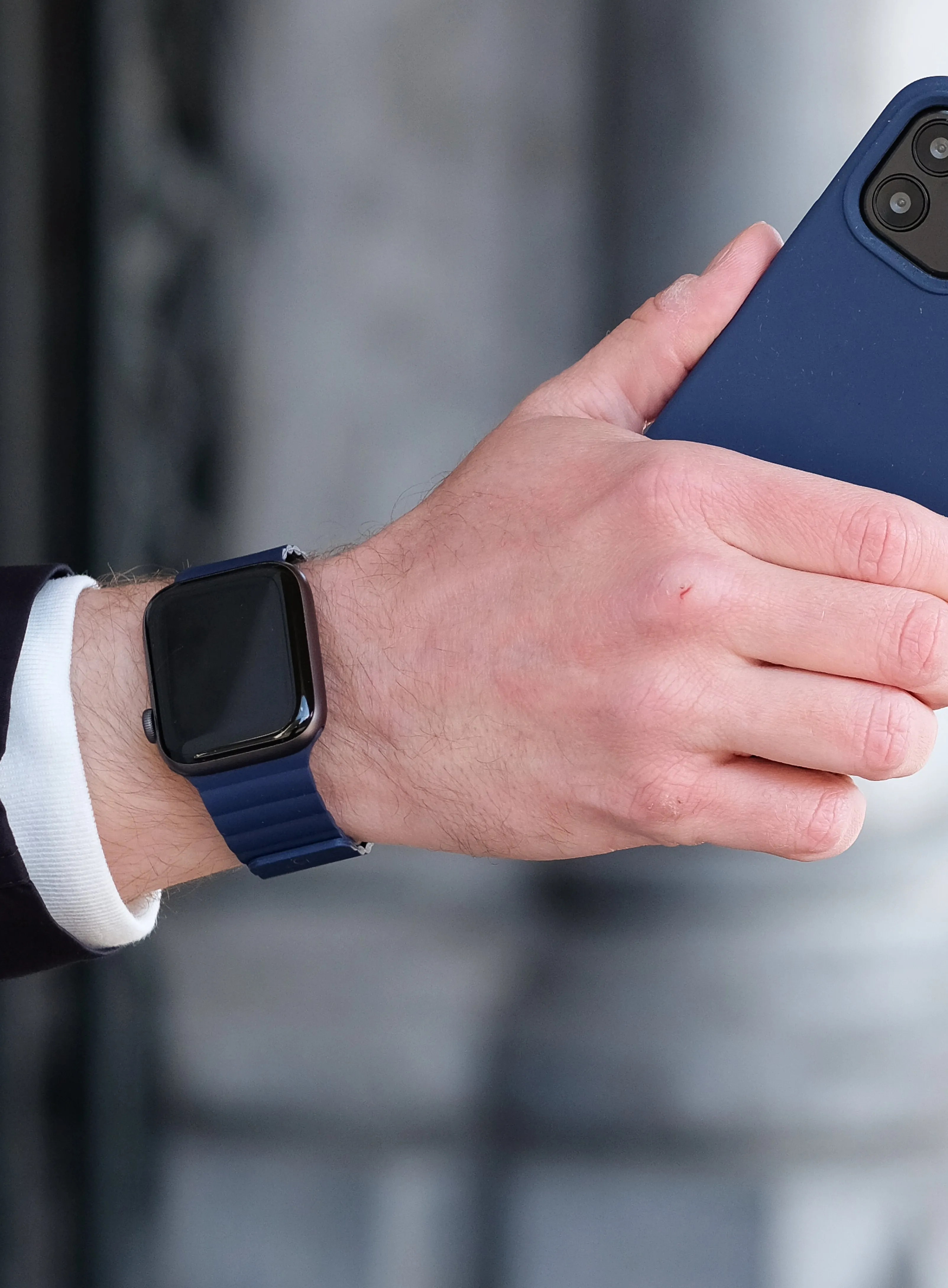 Decoded - Silicone Magnetic Traction Strap Lite 42/44mm Matte Navy