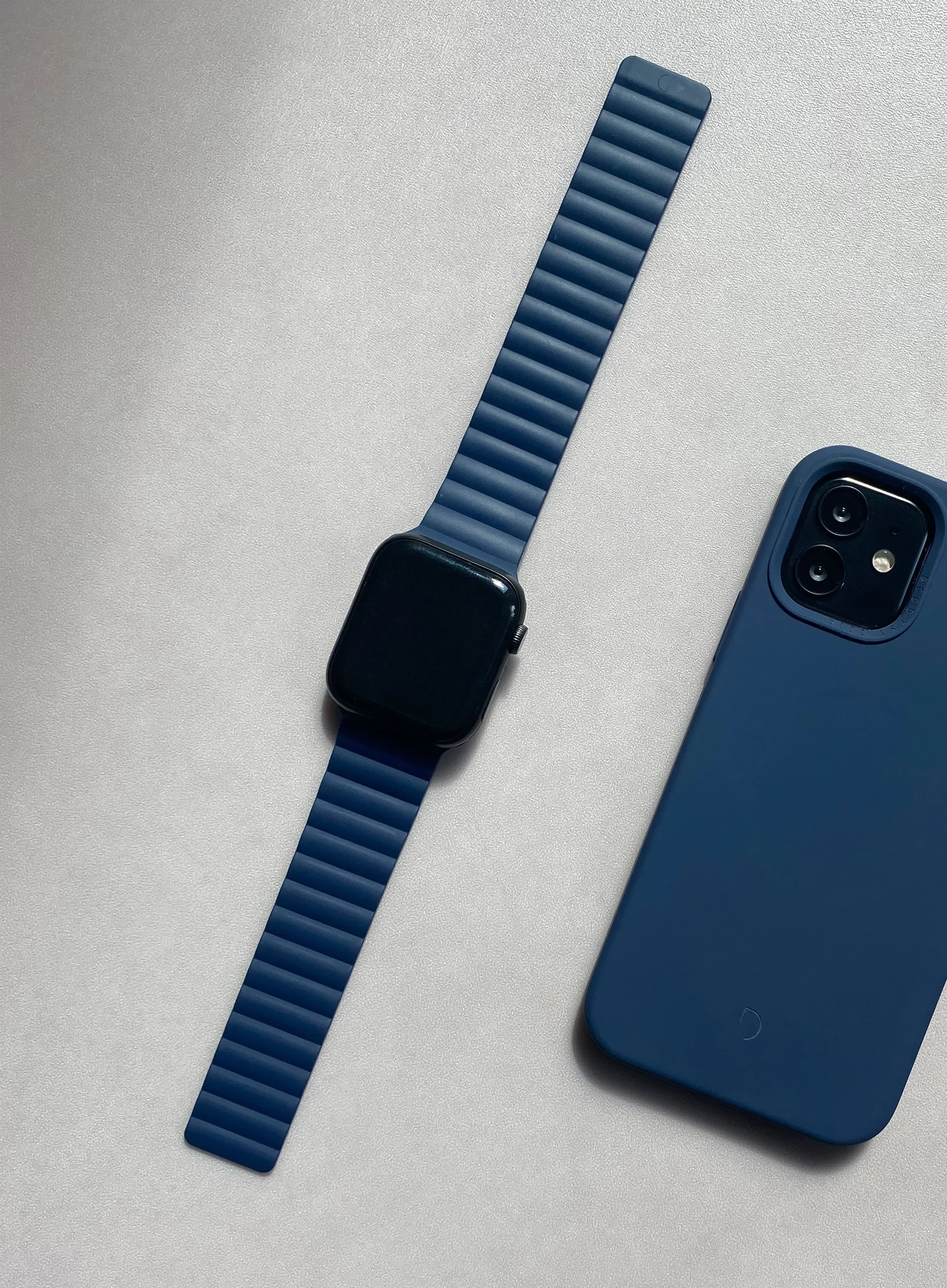 Decoded - Silicone Magnetic Traction Strap Lite 42/44mm Matte Navy