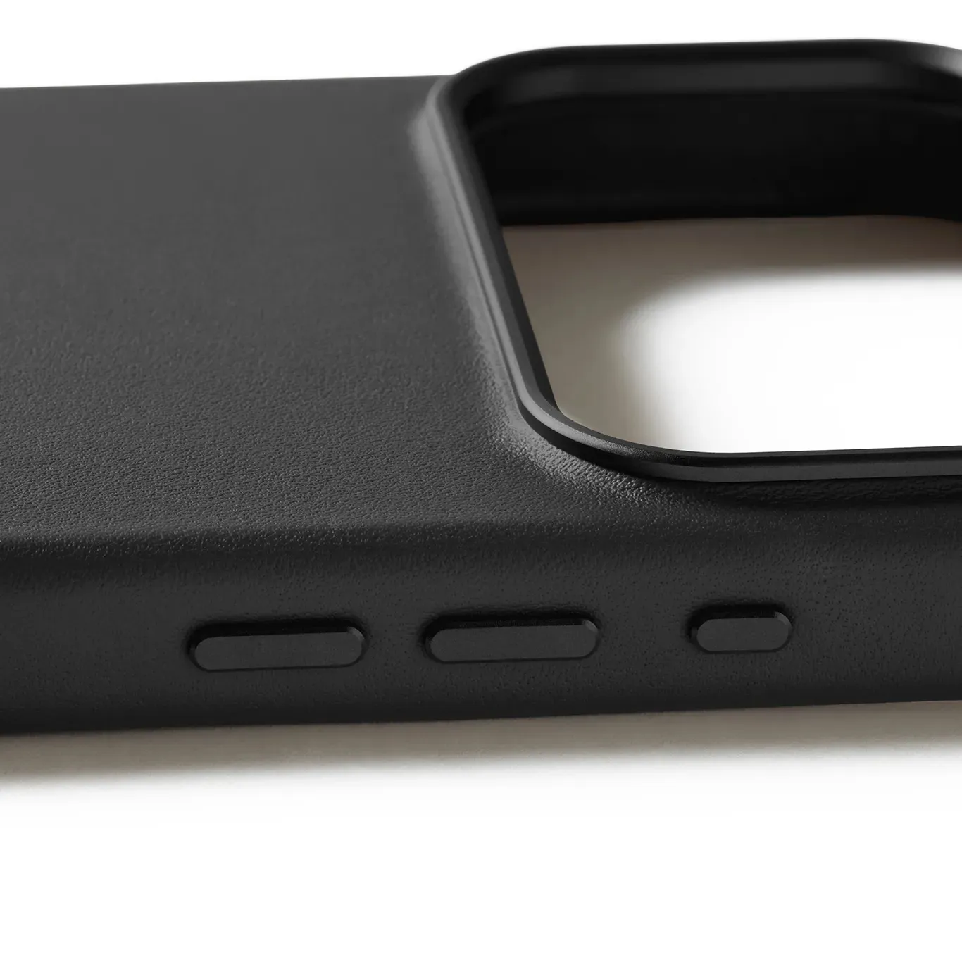 Mujjo Full Leather MagSafe Case for iPhone 17 Pro Max, Black