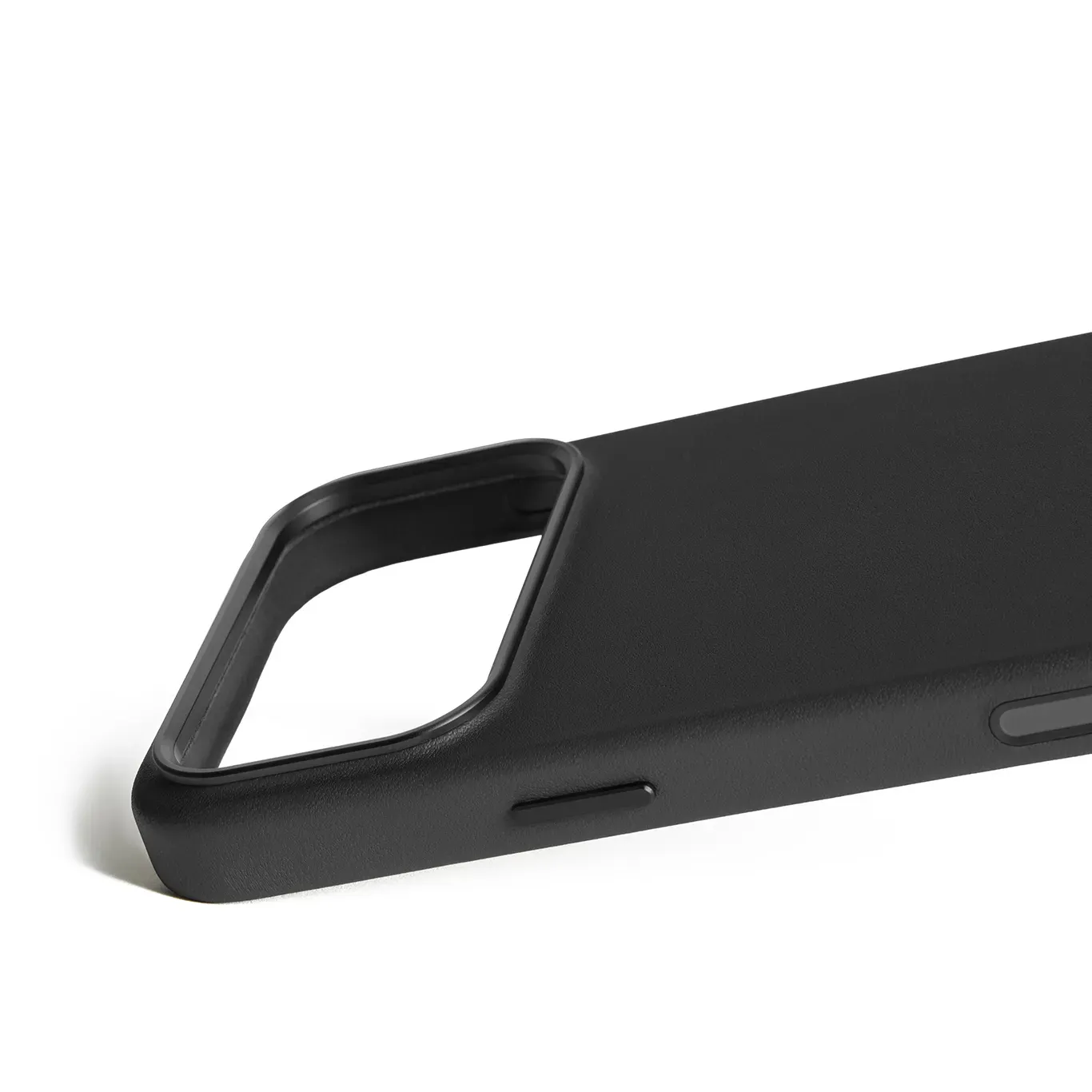 Mujjo Full Leather MagSafe Case for iPhone 17 Pro Max, Black