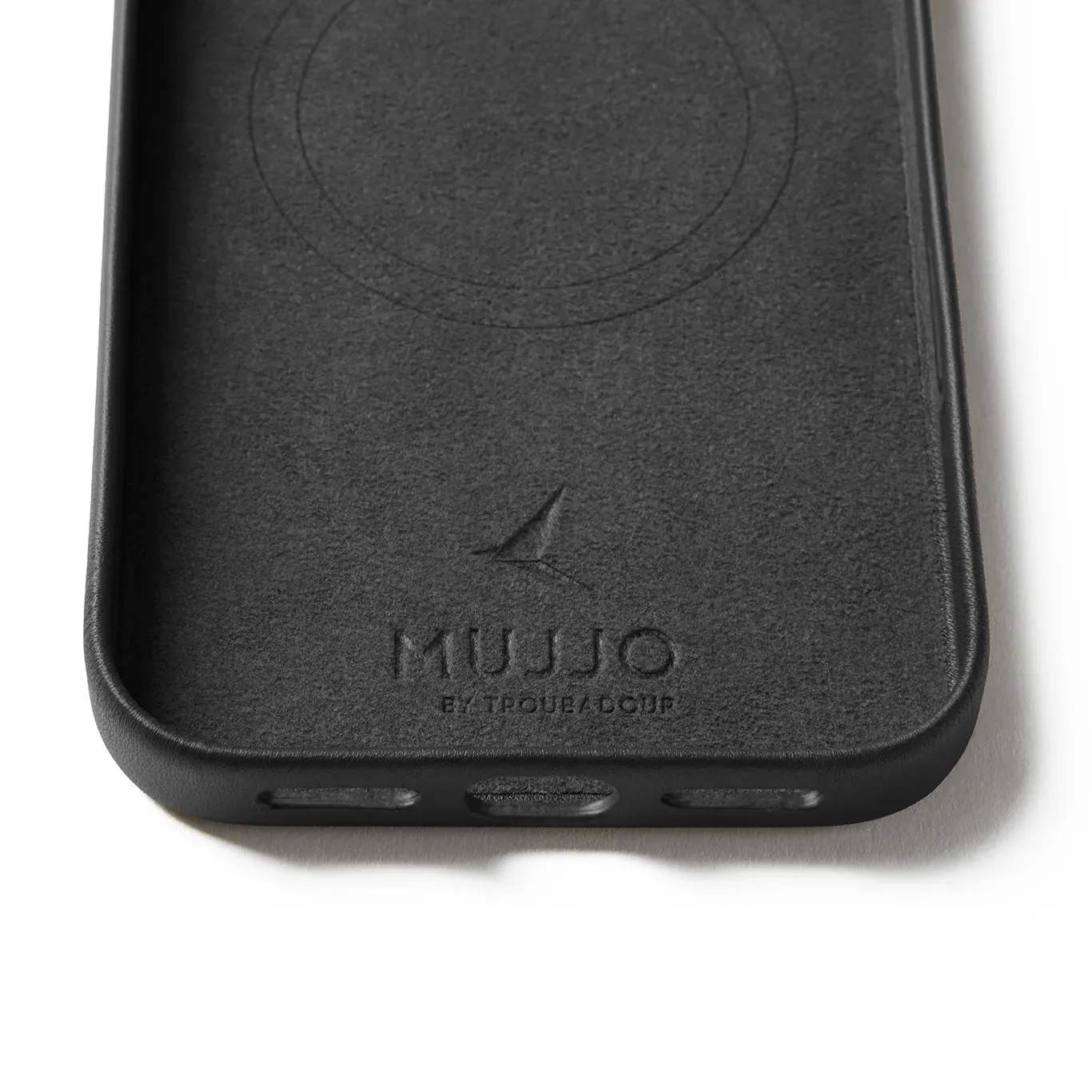 Mujjo Full Leather MagSafe Case for iPhone 17 Pro Max, Black