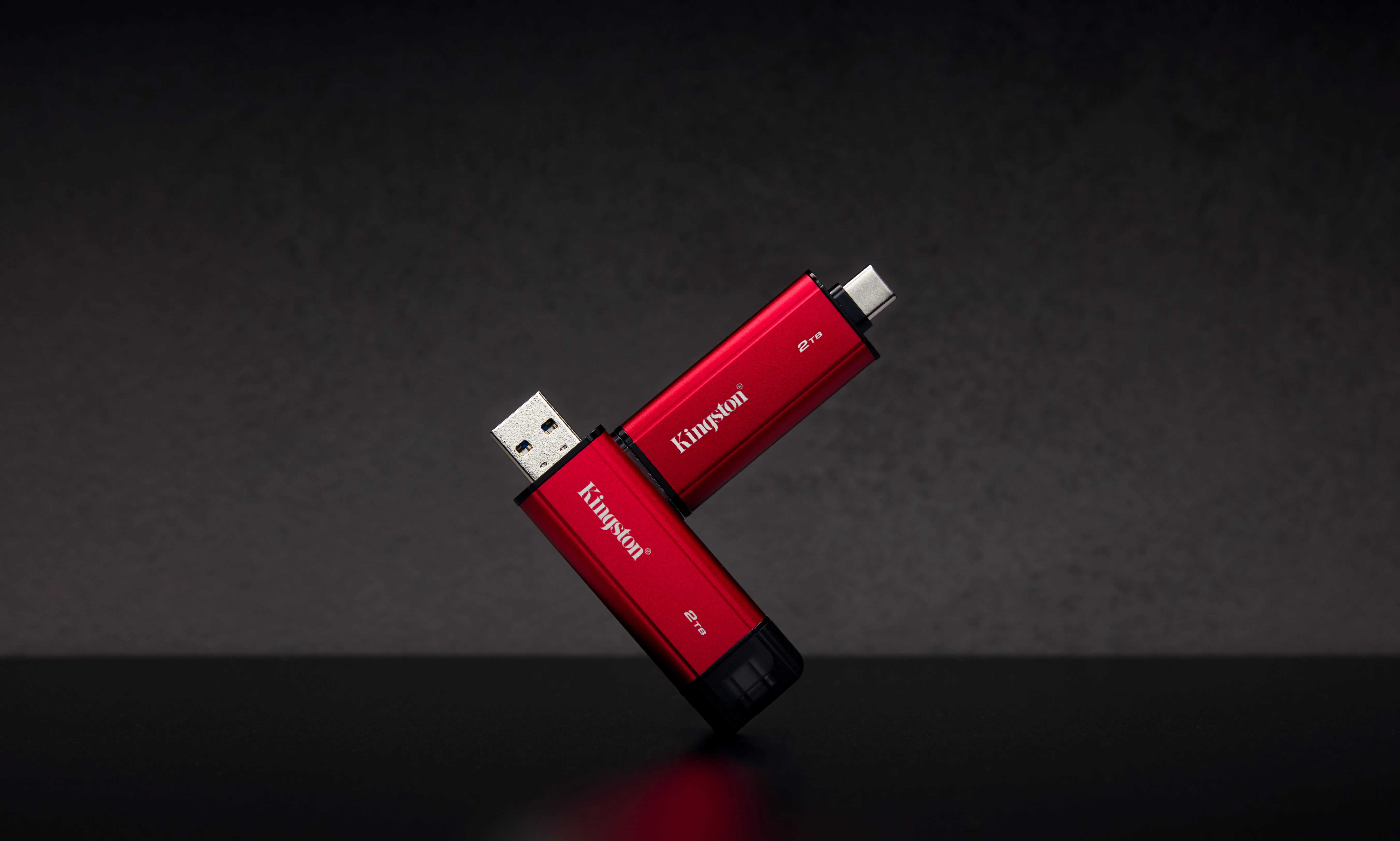 Kingston Dual Portable SSD 2 TB extern SSD med USB 3.2 Gen 2 (USB-A/USB-C), robust