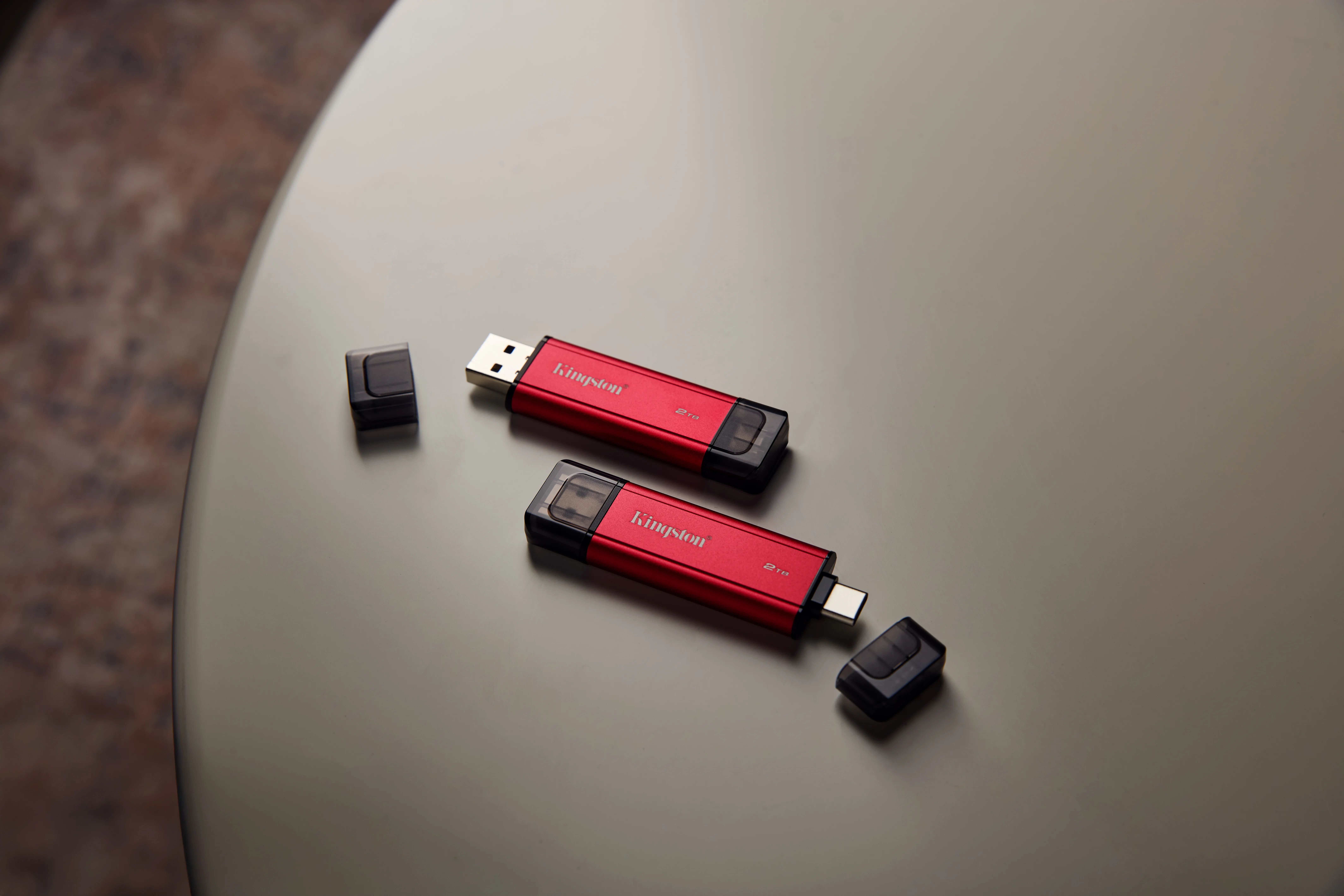 Kingston Dual Portable SSD 2 TB extern SSD med USB 3.2 Gen 2 (USB-A/USB-C), robust