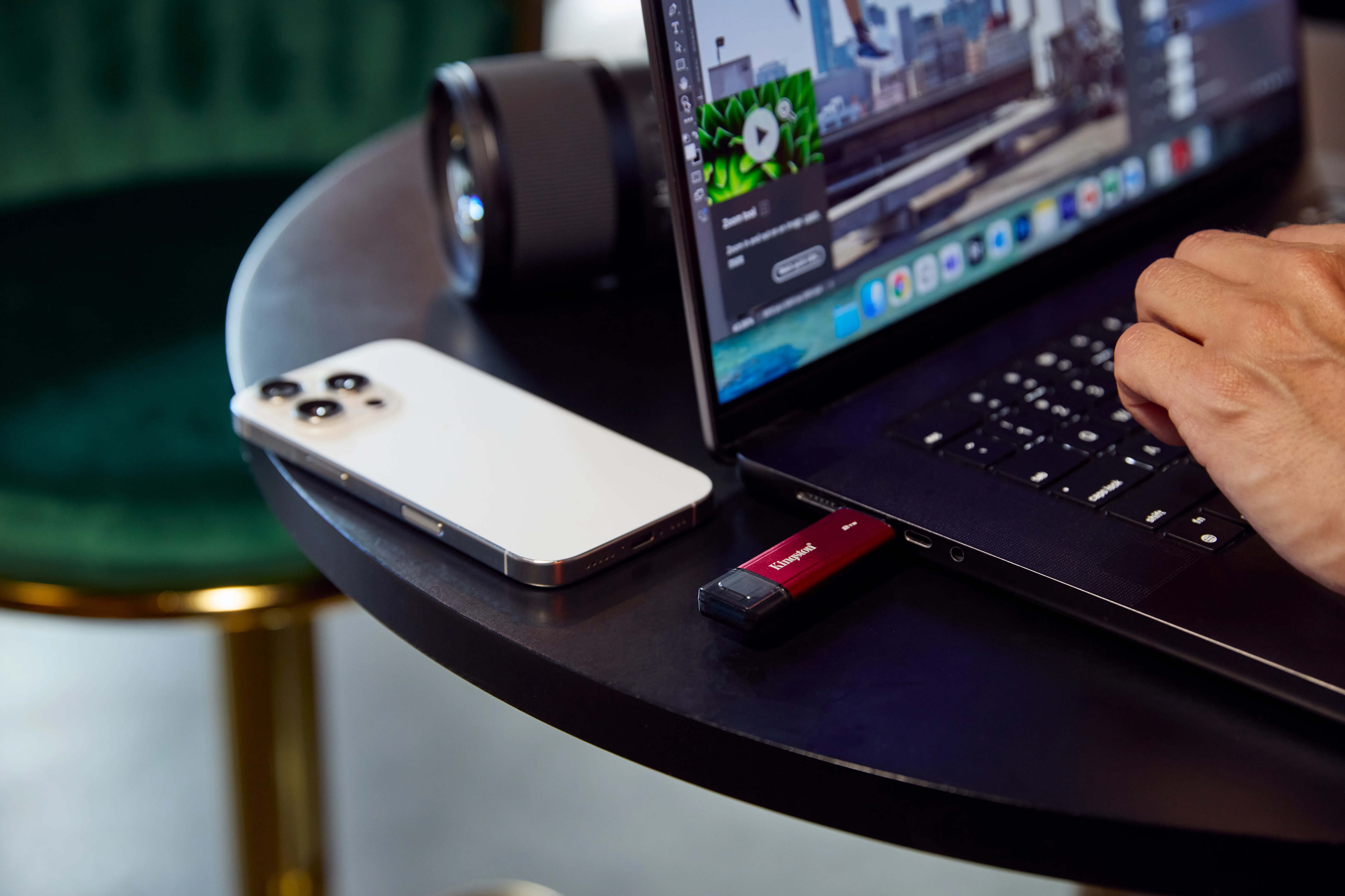 Kingston Dual Portable SSD 2 TB extern SSD med USB 3.2 Gen 2 (USB-A/USB-C), robust