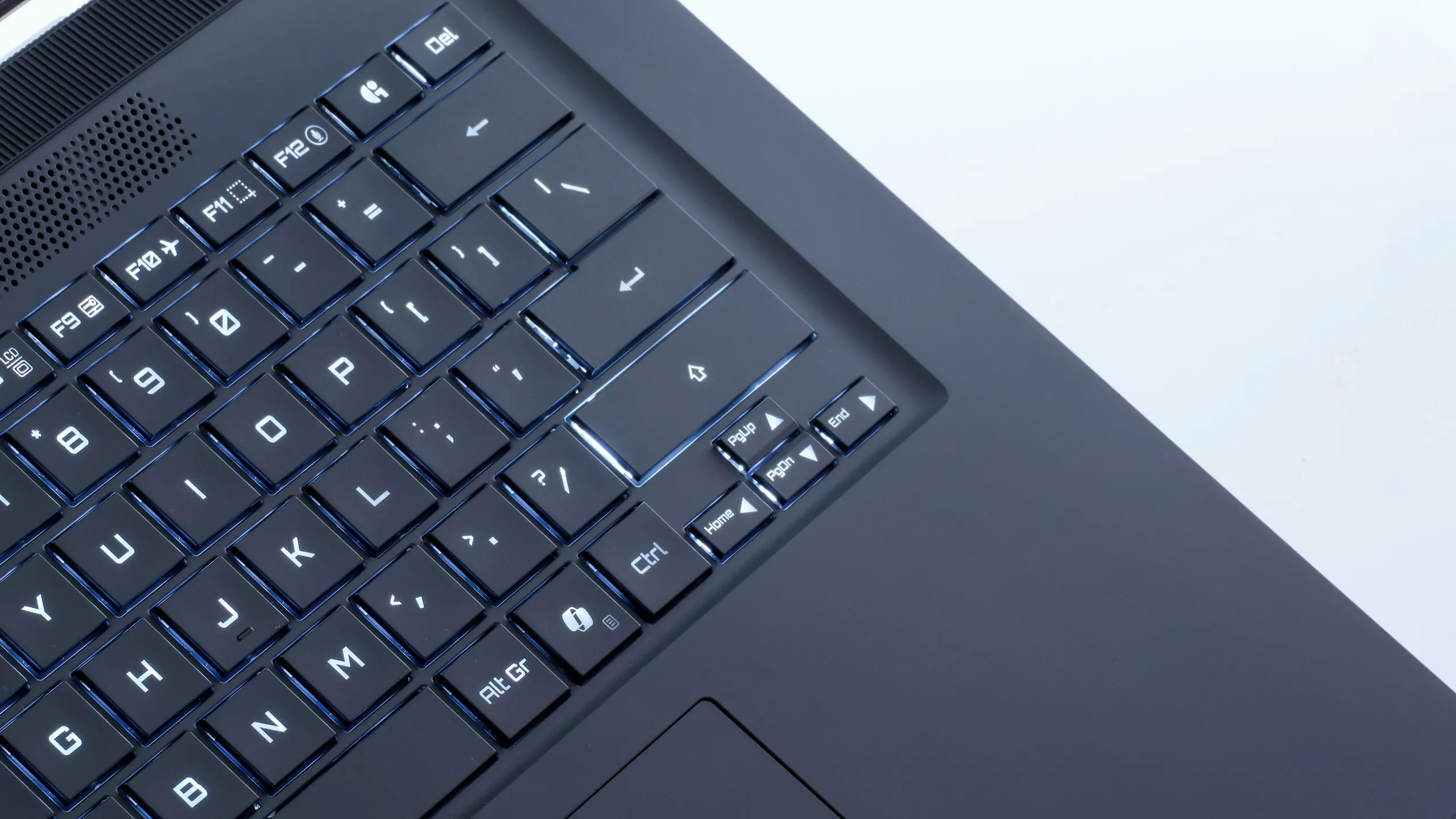 GIGABYTE AERO X16 1VH 16" Ryzen AI 7-350, 32 GB, 1 TB, Win 11 Home - spelb&auml;rbar dator, rymdgr&aring;