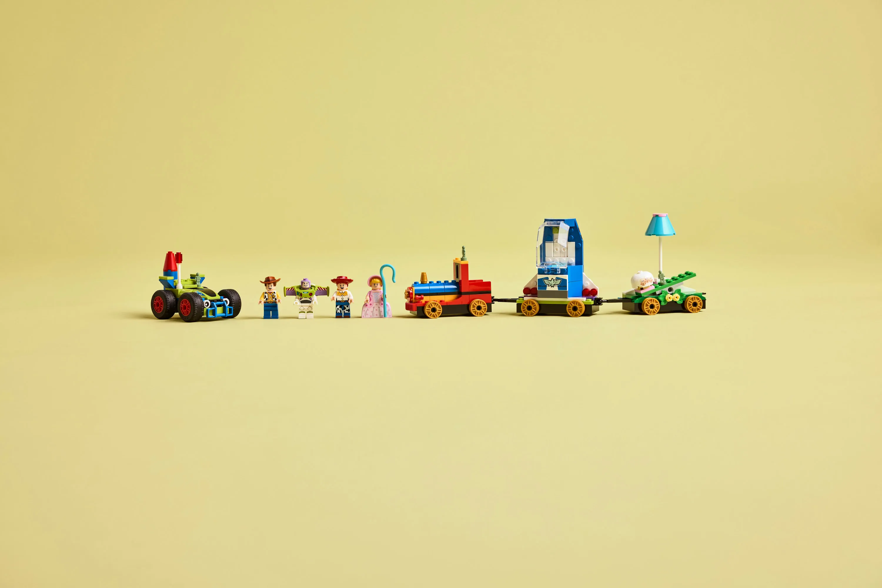 LEGO Disney Pixar Toy Story Jubileumst&aring;g med fj&auml;rrstyrd bil 43264