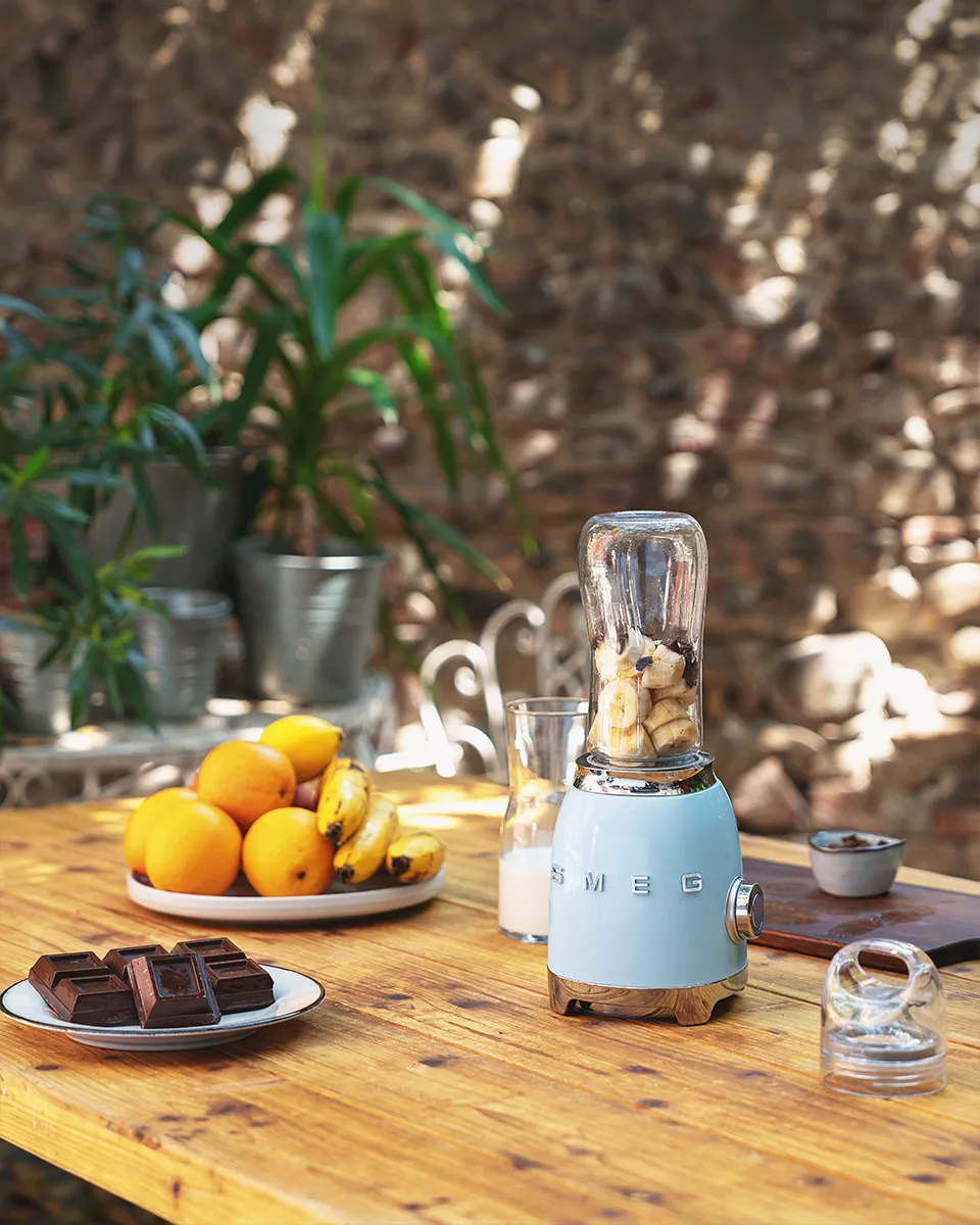 Smeg PBF01PBEU 300W 600ml Blender, Blue