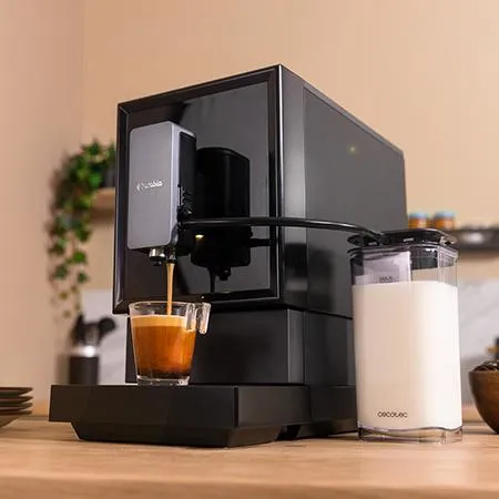 CECOTEC Cremmaet Latte manuell espressomaskin, svart