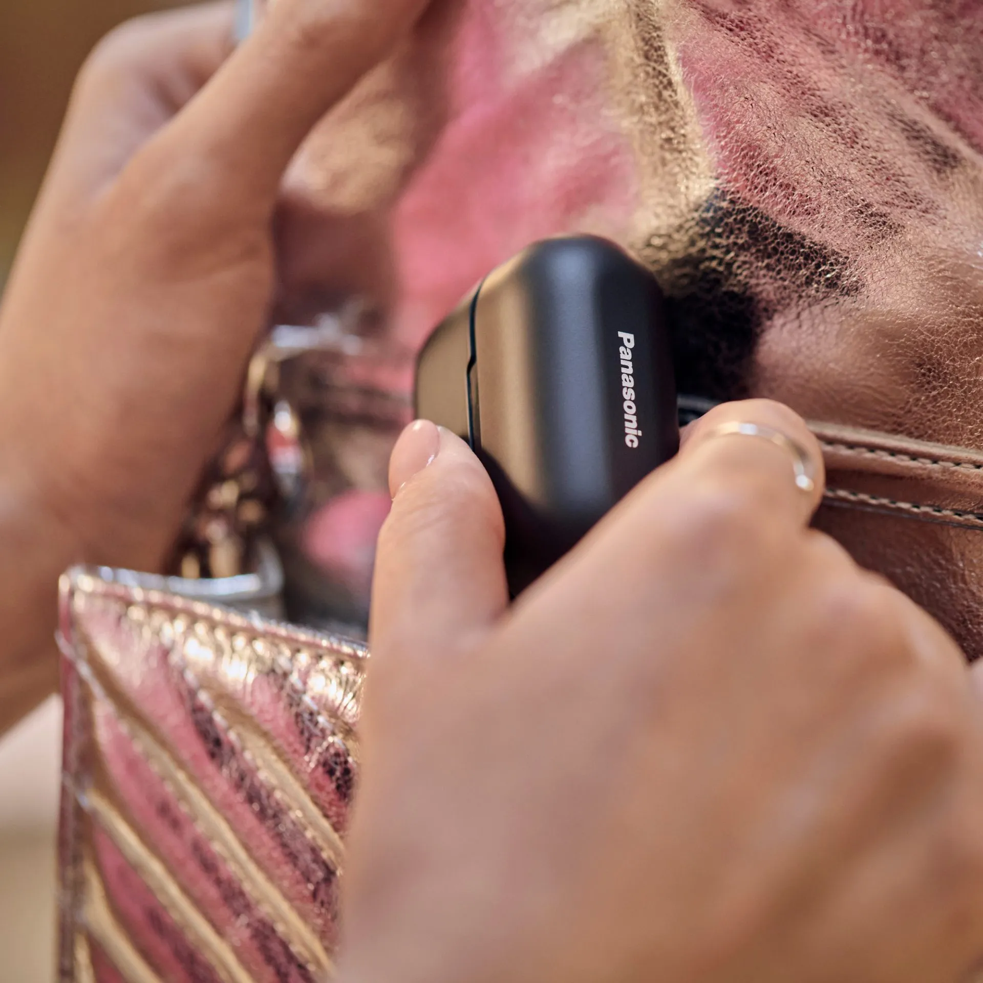 Panasonic RZ-B310WDE-K tr&aring;dl&ouml;sa in-ear h&ouml;rlurar, svart