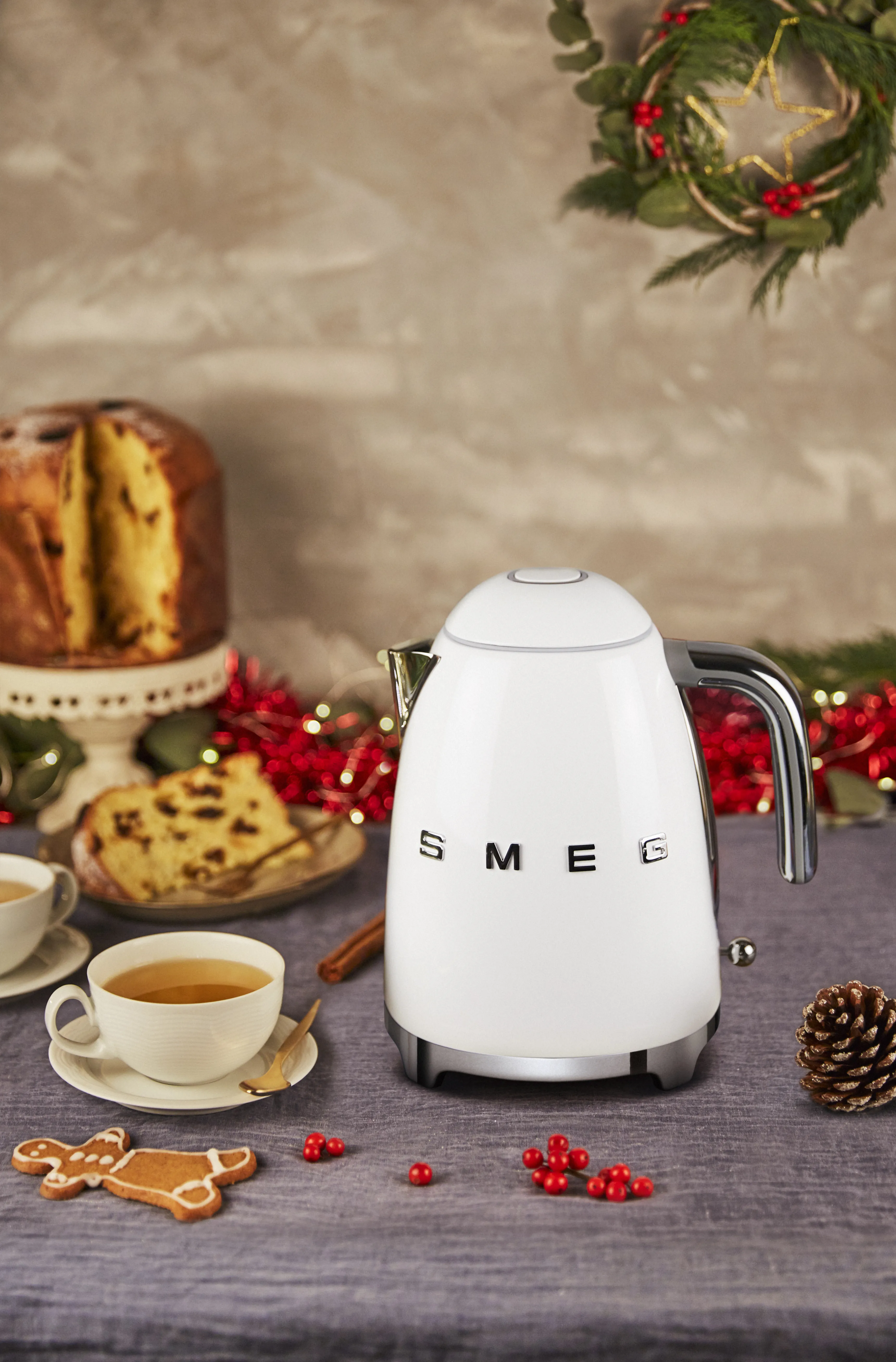 Smeg KLF03WHEU - electric kettle, white, 1.7L
