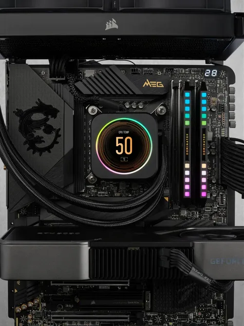 Corsair DOMINATOR PLATINUM RGB 64 Gt (2 x 32 Gt) DDR5 6000 MHz, CL30 -muisti (XMP)
