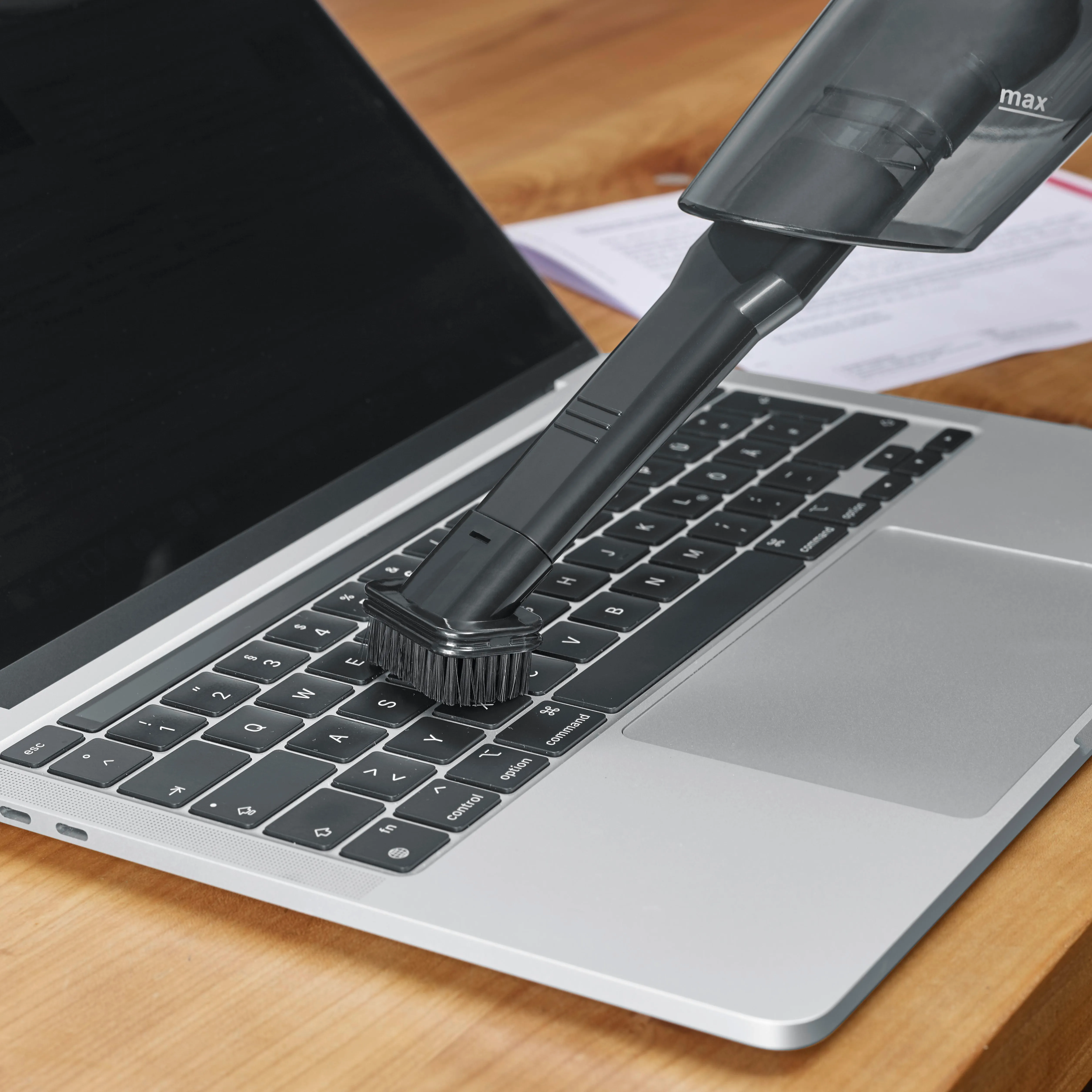 Severin HV 7130 -käsikäyttöinen imuri, musta Severin HV 7130 -käsikäyttöinen imuri, musta