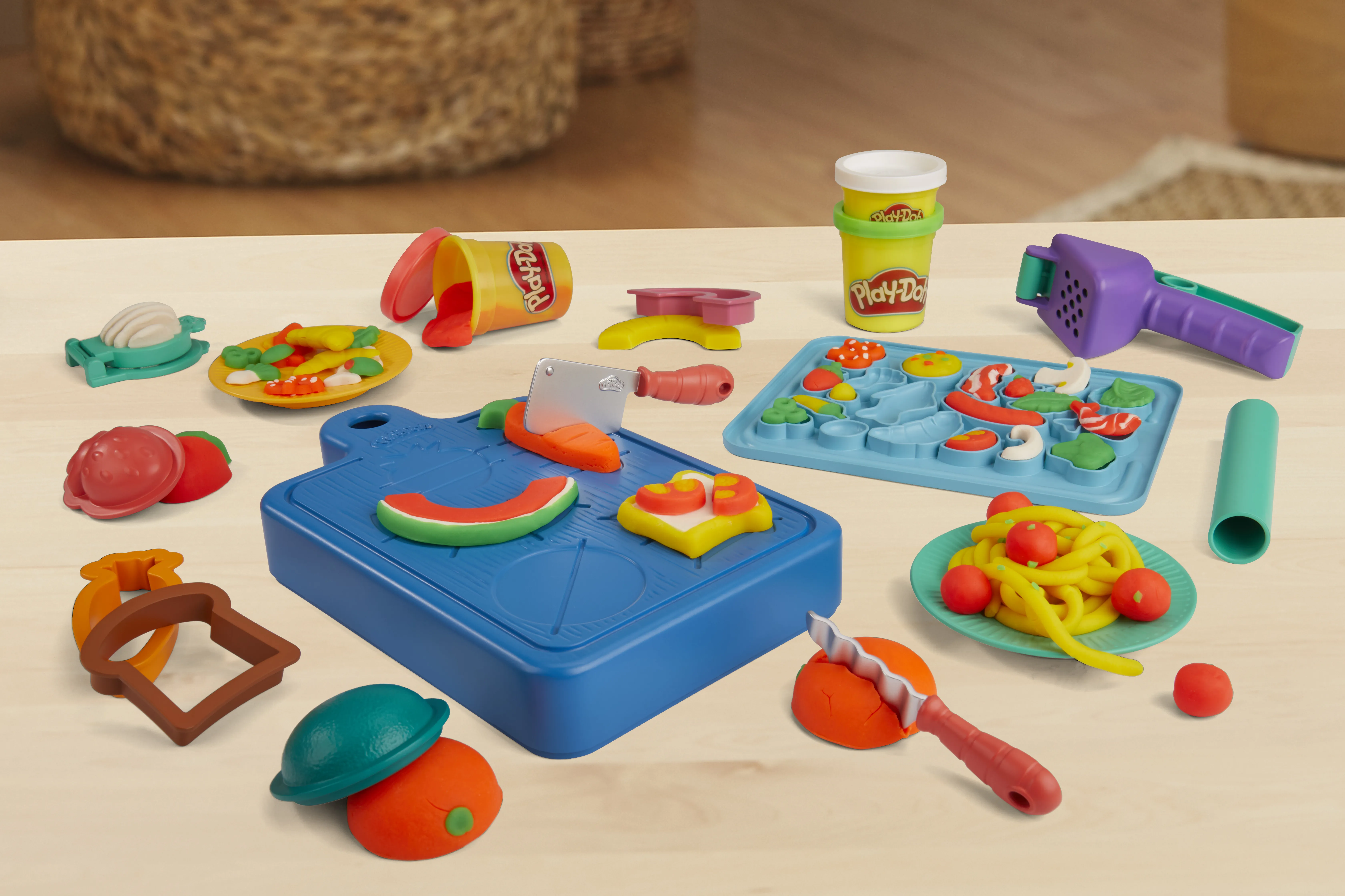 Hasbro Play-Doh Kitchen Creations Playset Little Chef Starter Set
