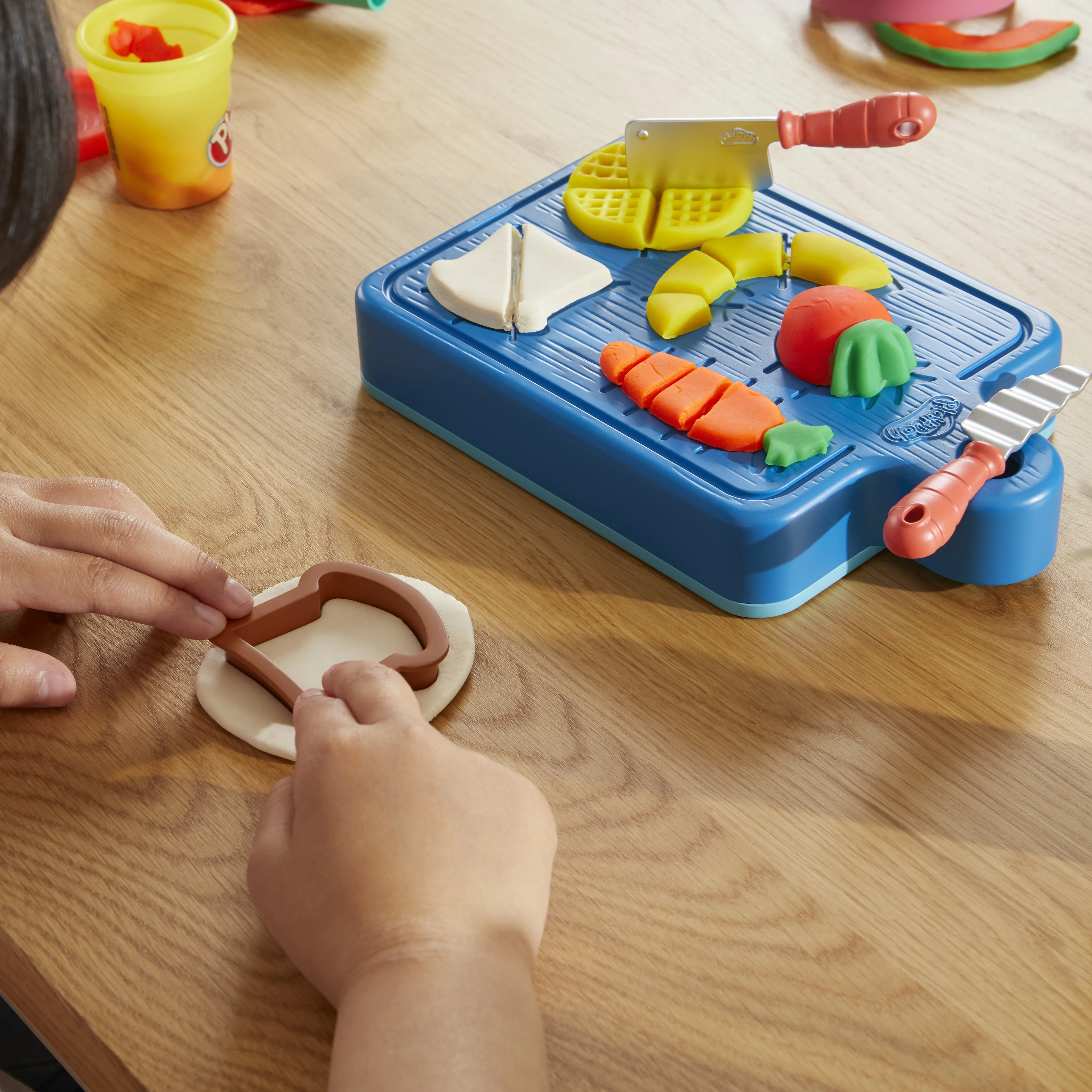 Hasbro Play-Doh Kitchen Creations Playset Little Chef Starter Set