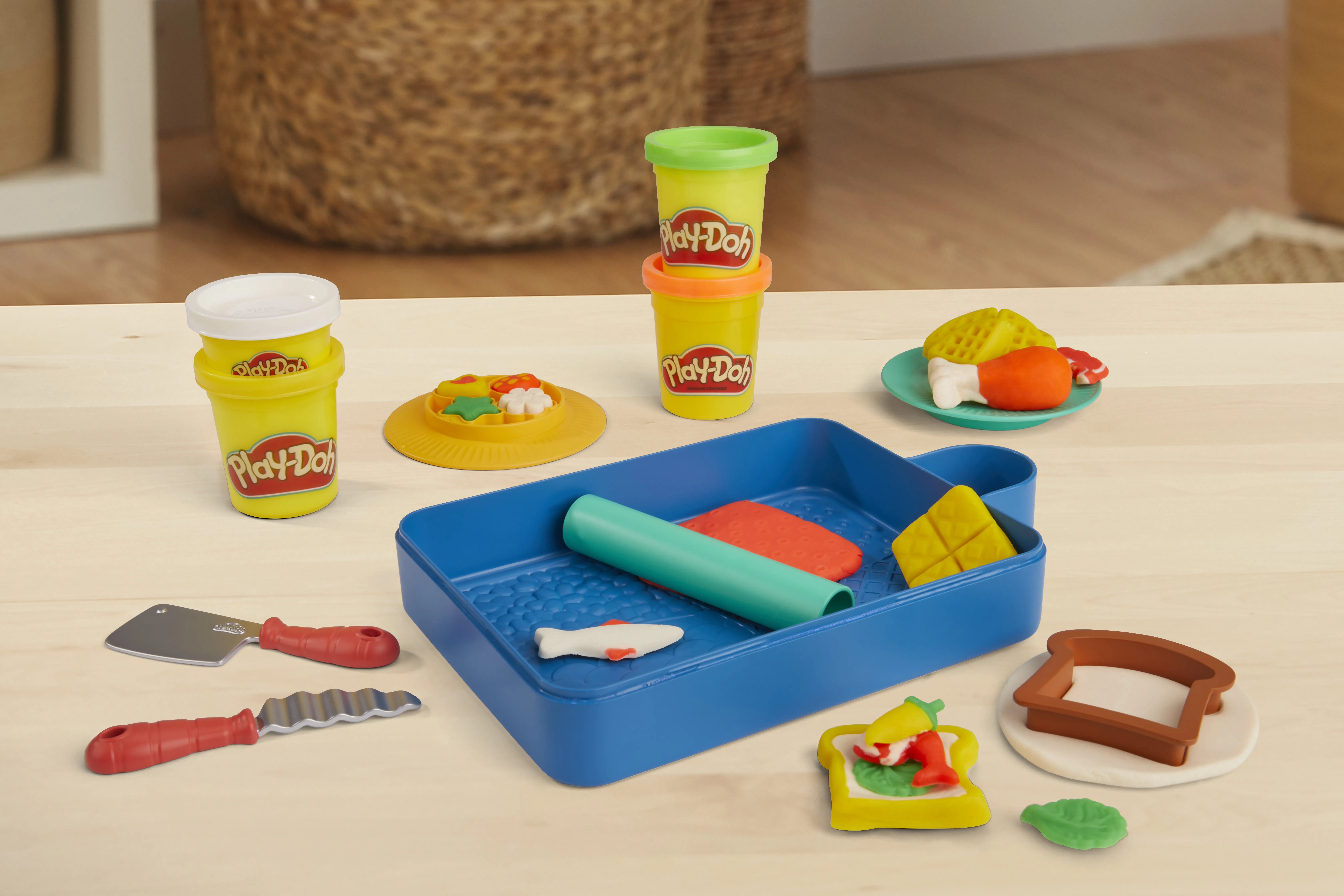 Hasbro Play-Doh Kitchen Creations Playset Little Chef Starter Set