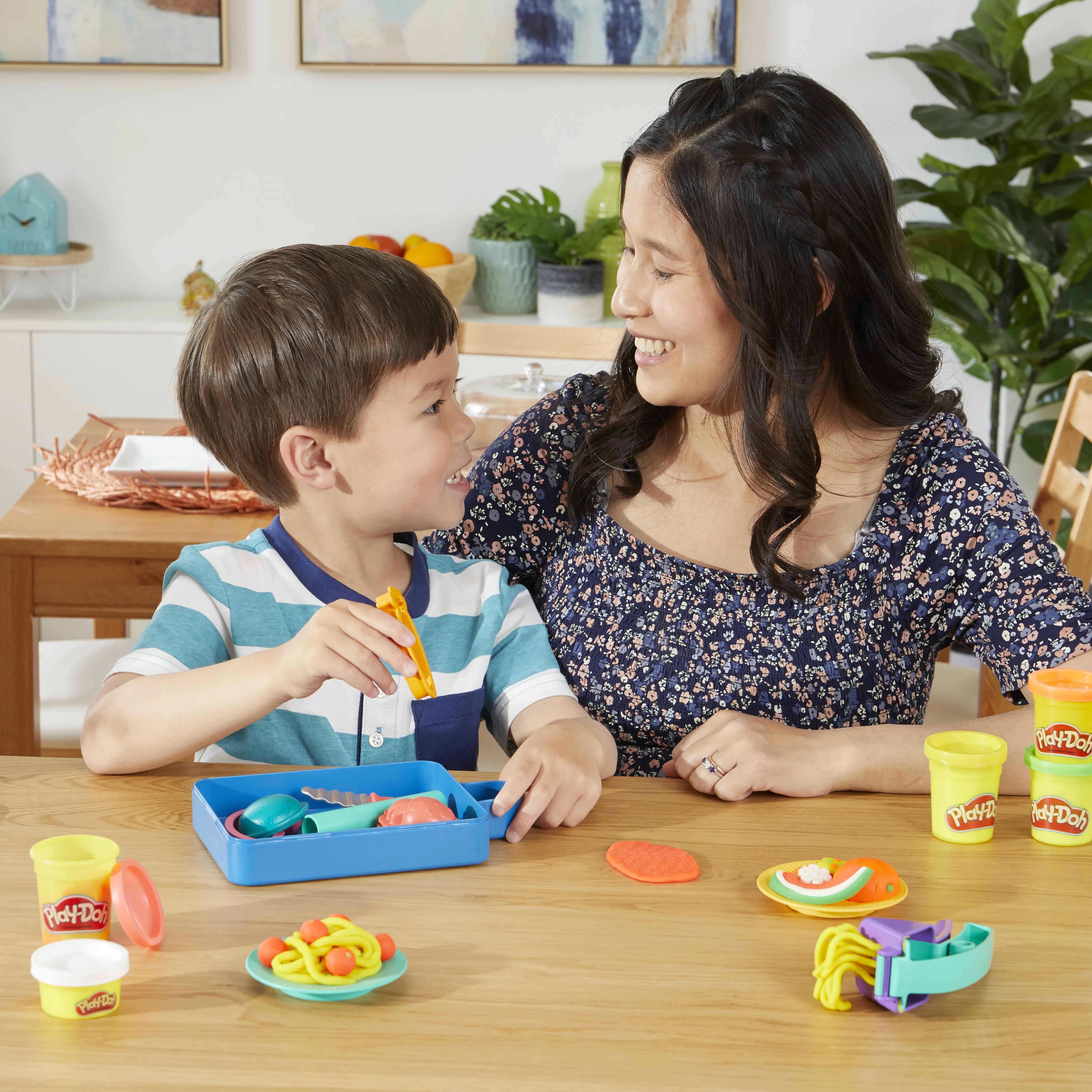 Hasbro Play-Doh Kitchen Creations Playset Little Chef Starter Set