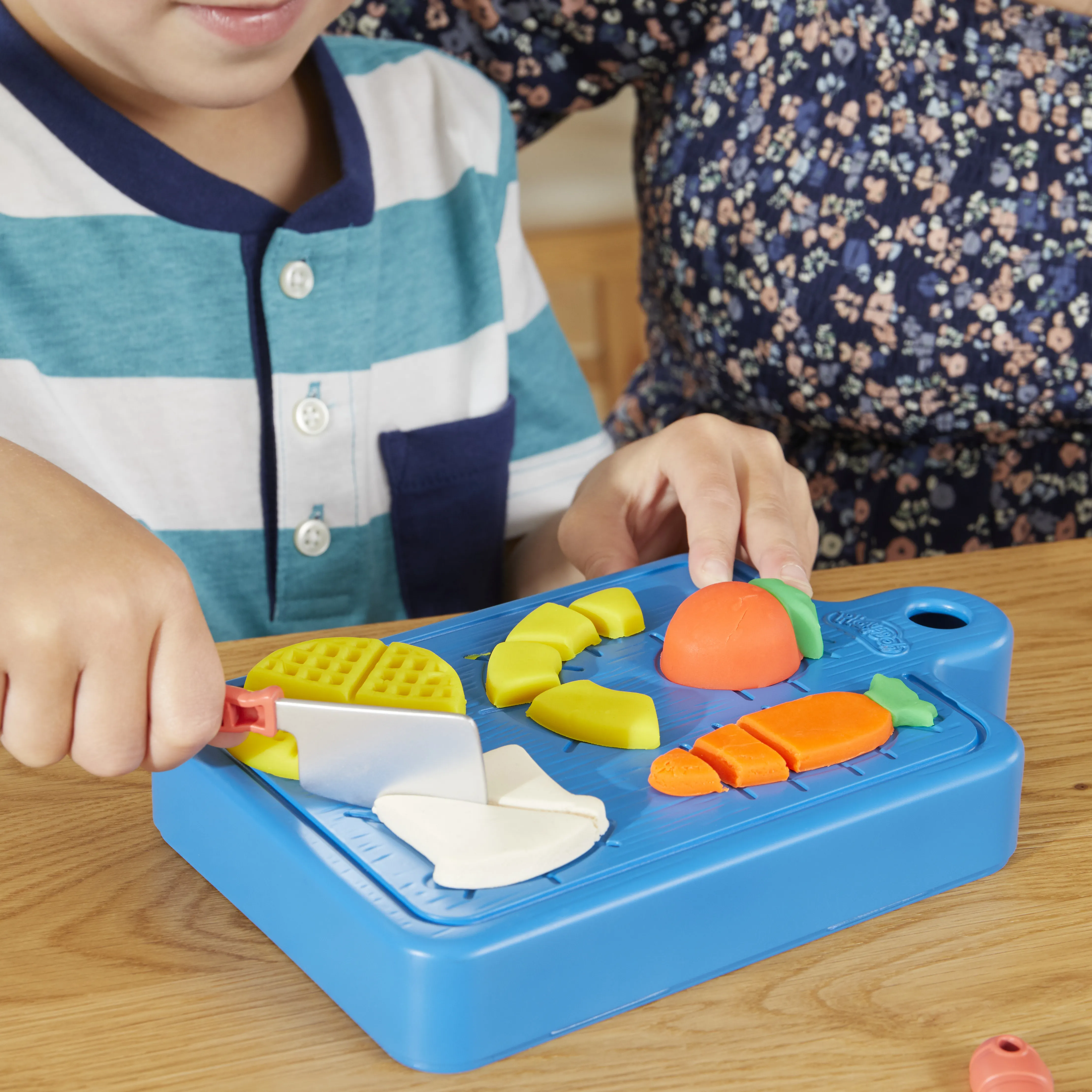 Hasbro Play-Doh Kitchen Creations Playset Little Chef Starter Set