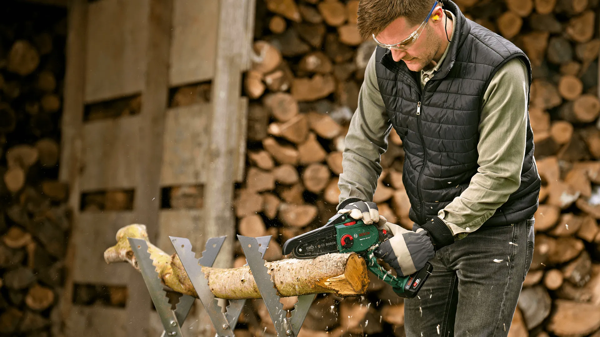 Bosch EasyChain 18V-15-7 solo -akkuketjusaha (ilman akkua)