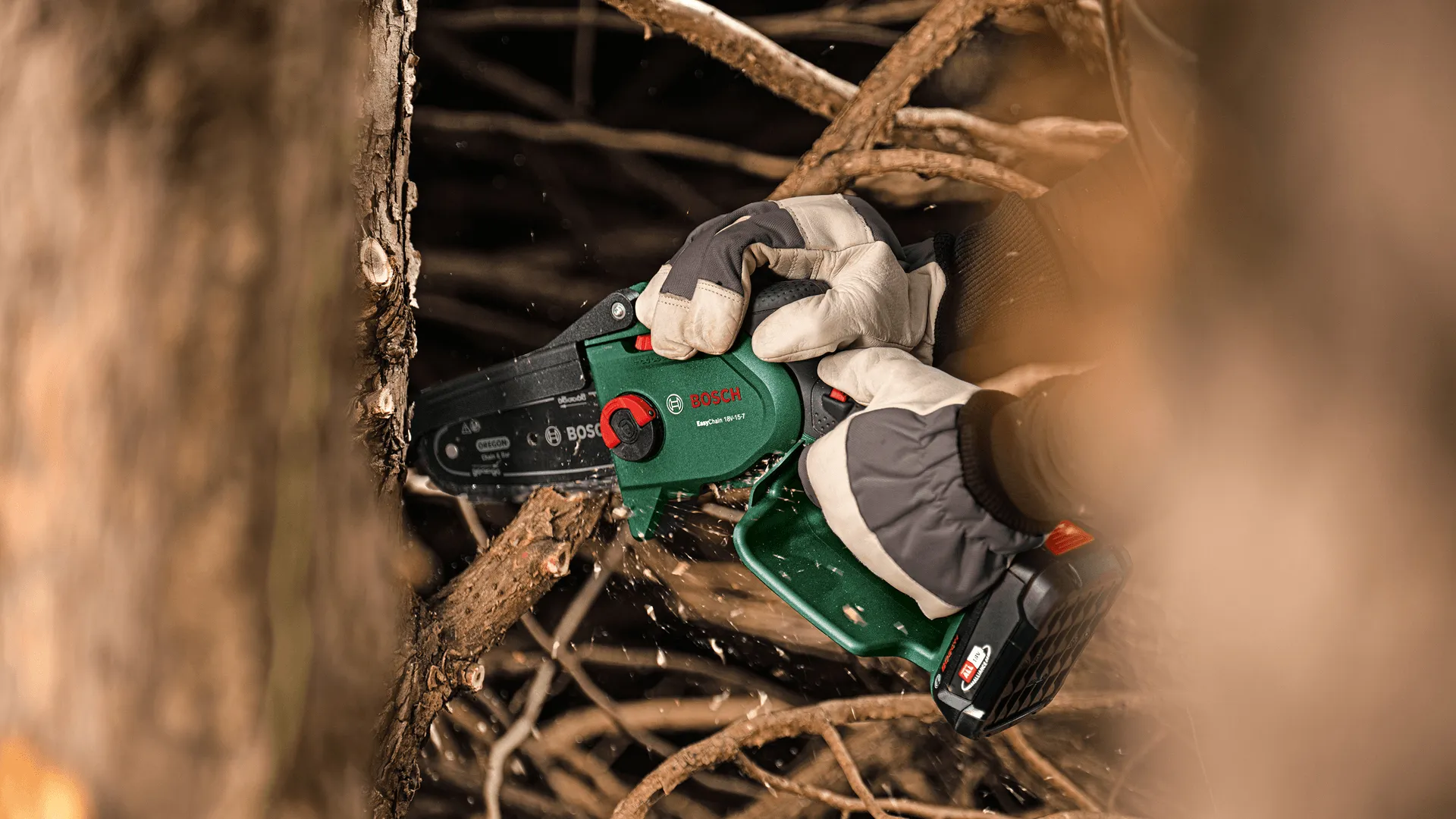 Bosch EasyChain 18V-15-7 solo - chainsaw