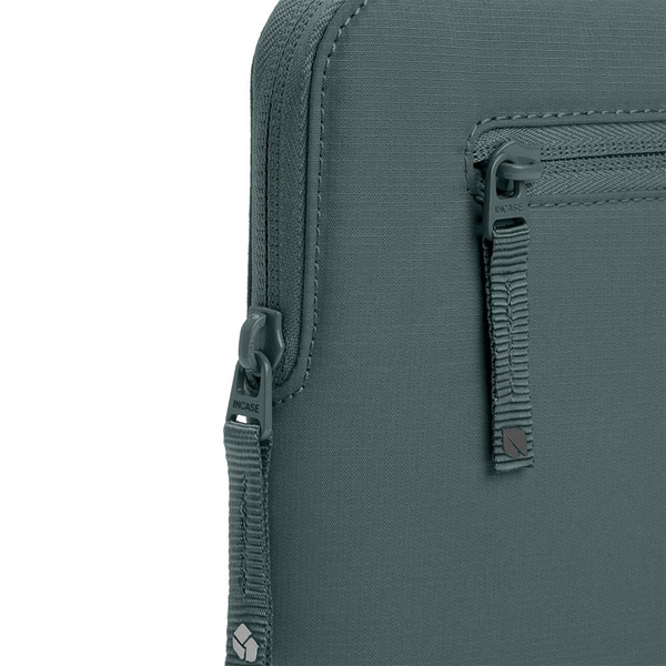 Incase Compact Sleeve w/Bionic&reg; 13-inch - Ocean Green
