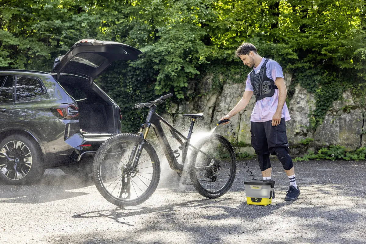 K&auml;rcher OC 4 Mobile Low-pressure Outdoor Cleaner, 8 Liters, Battery, Black/White/Yellow