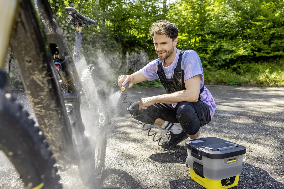 K&auml;rcher OC 4 Mobile Low-pressure Outdoor Cleaner, 8 Liters, Battery, Black/White/Yellow