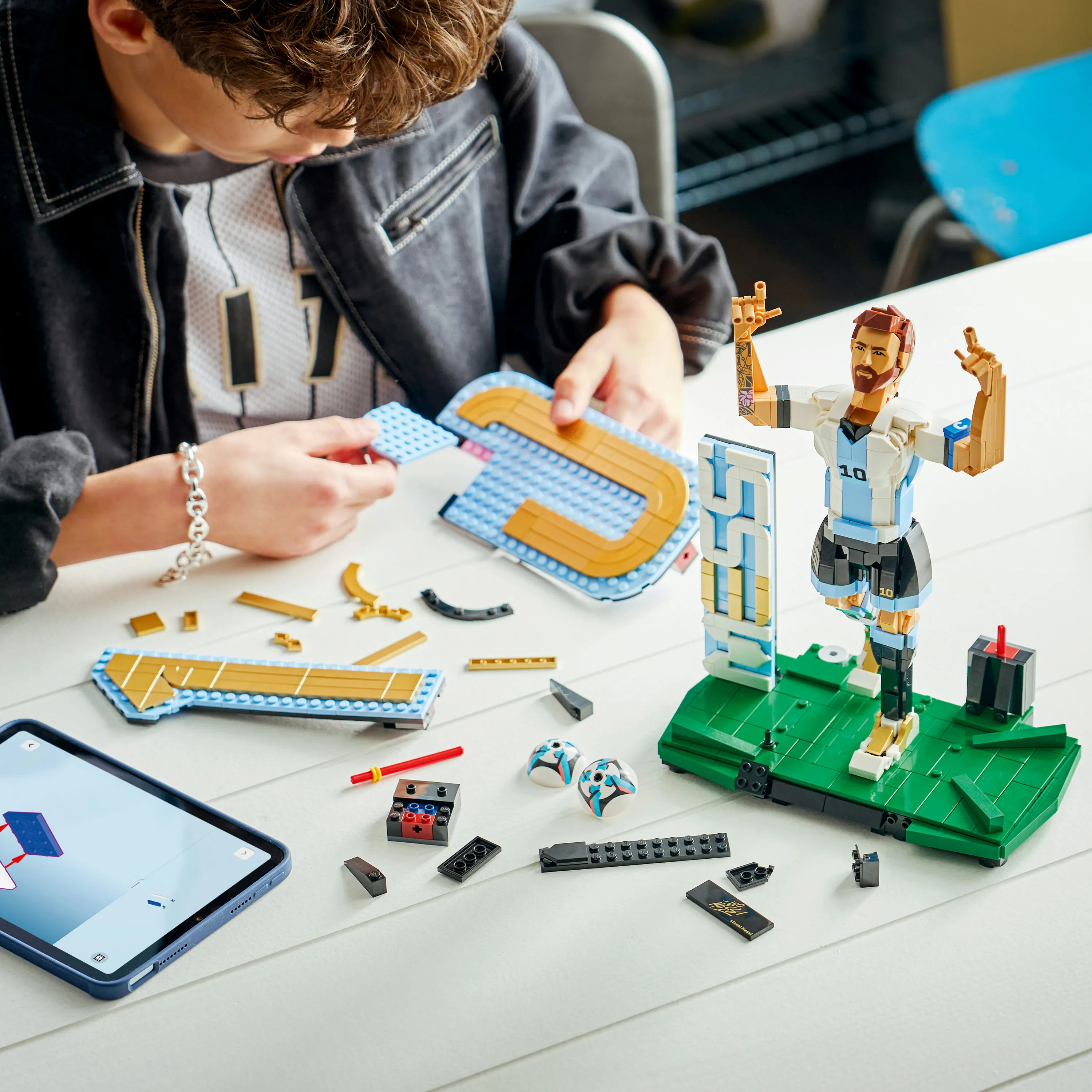 LEGO Editions Lionel Messi &ndash; jalkapallolegenda 43015