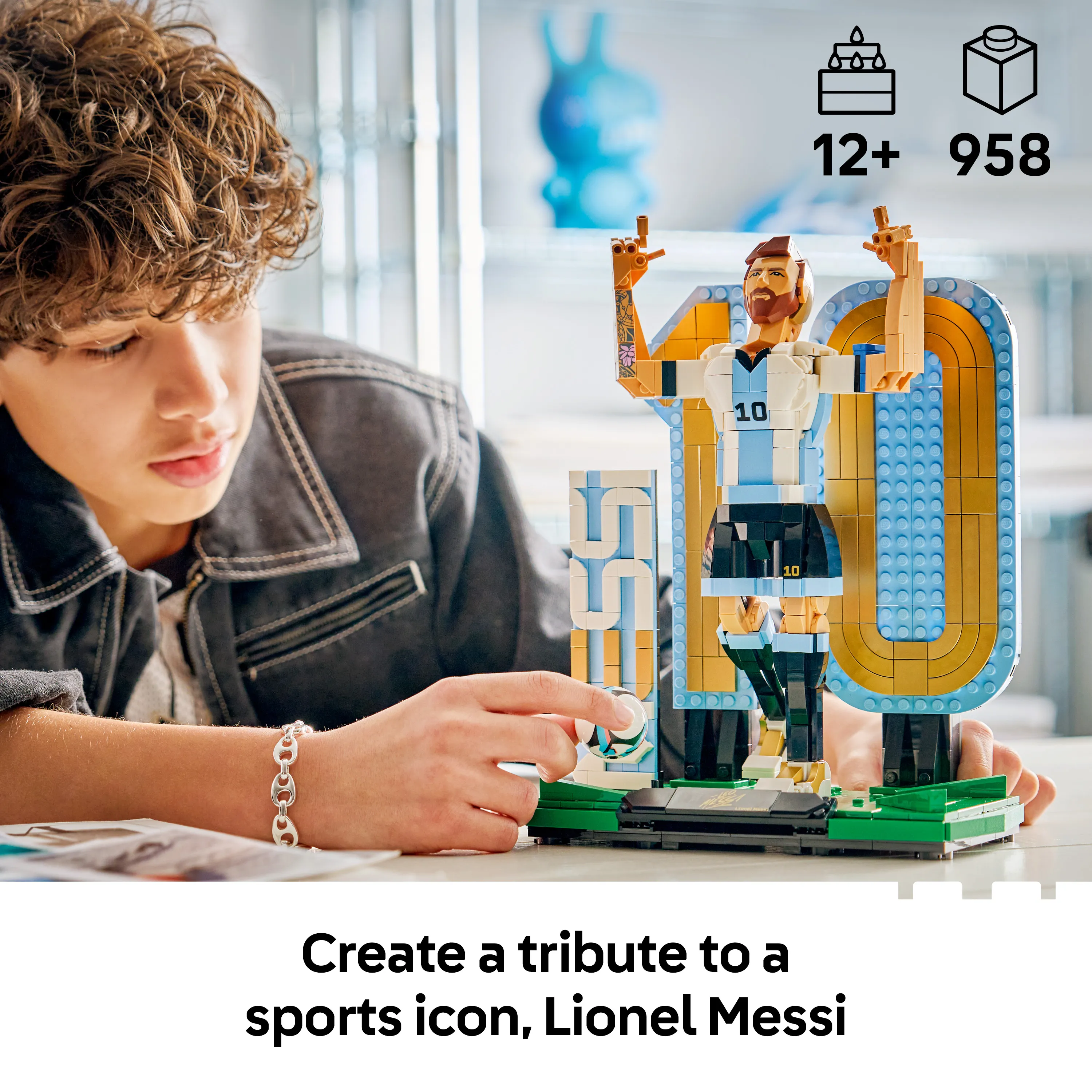 LEGO Editions Lionel Messi &ndash; Soccer Legend 43015