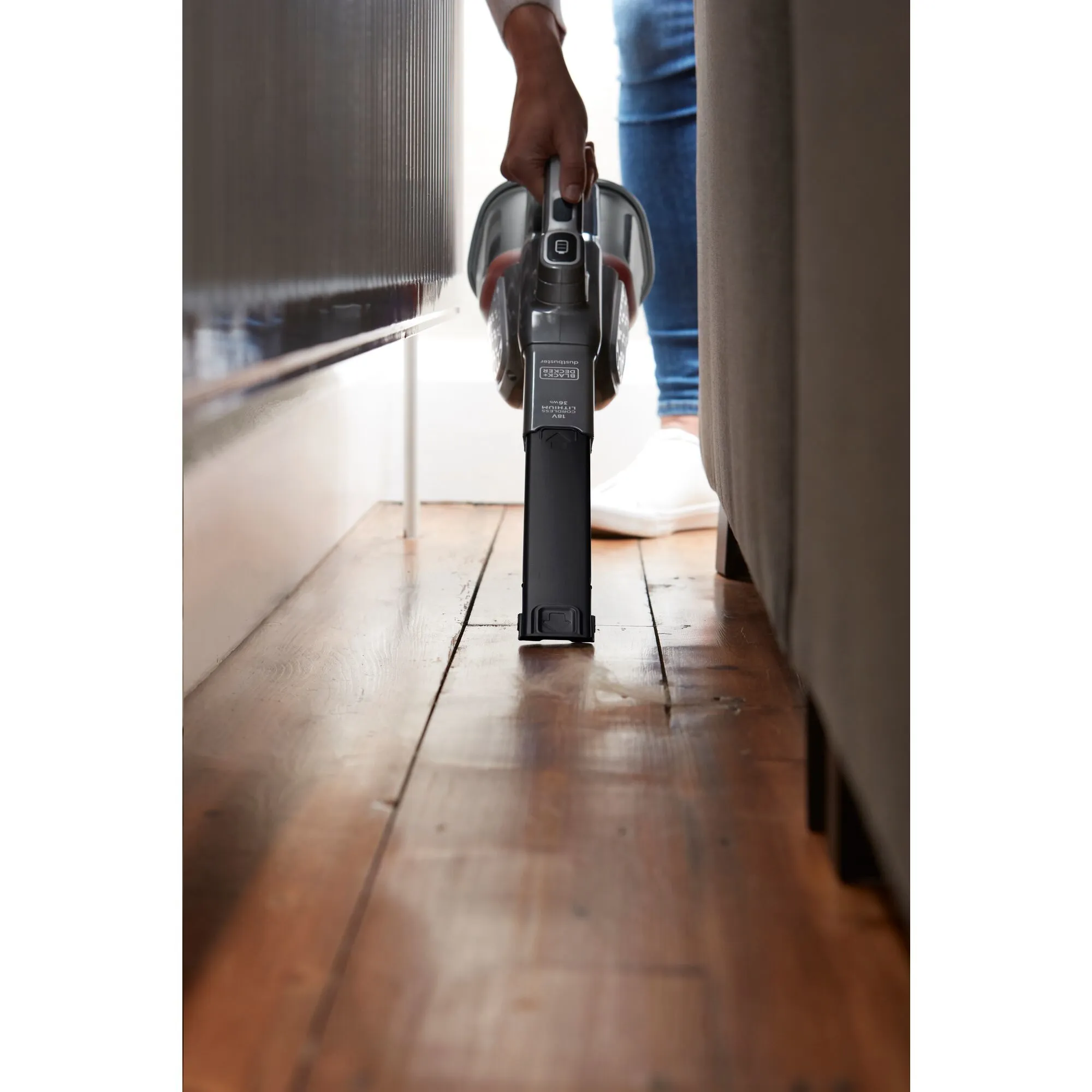 BLACK+DECKER BHHV520JF 18 V 2.0 Ah 0.7 L -k&auml;sik&auml;ytt&ouml;inen imuri, musta, hopea, titaani