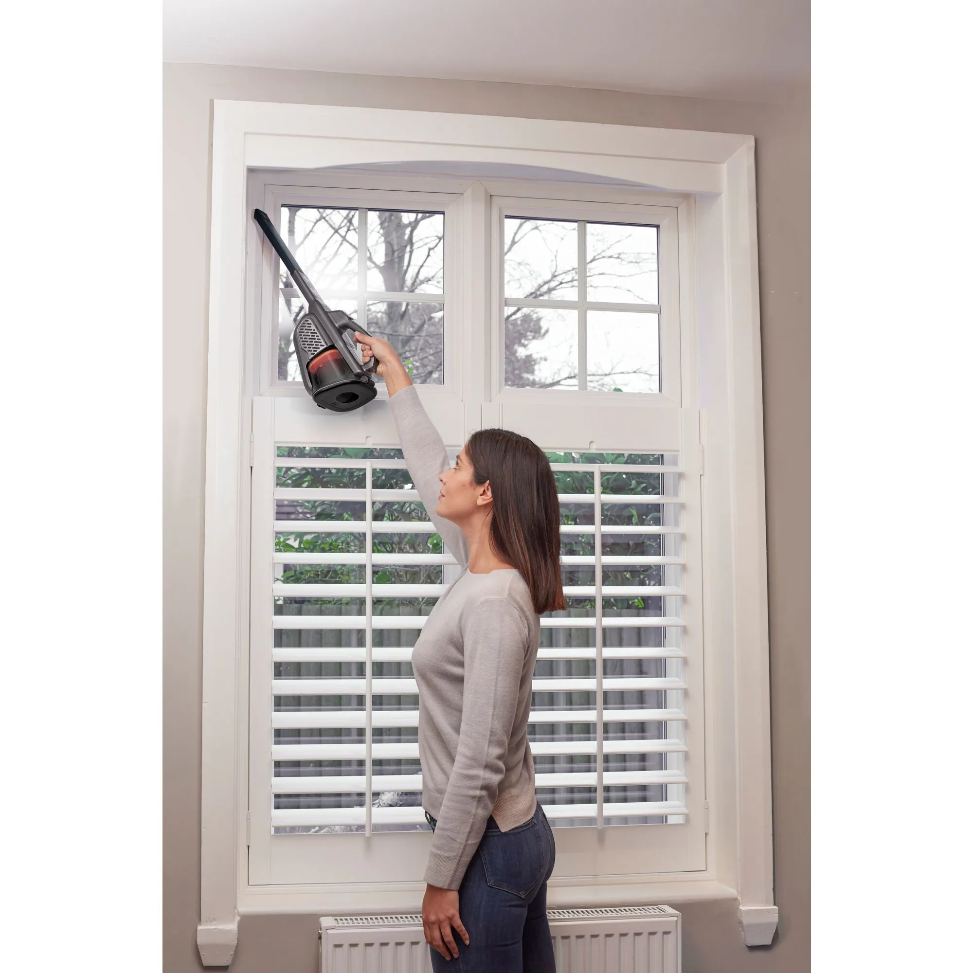 BLACK+DECKER BHHV520JF 18 V 2.0 Ah 0.7 L -k&auml;sik&auml;ytt&ouml;inen imuri, musta, hopea, titaani