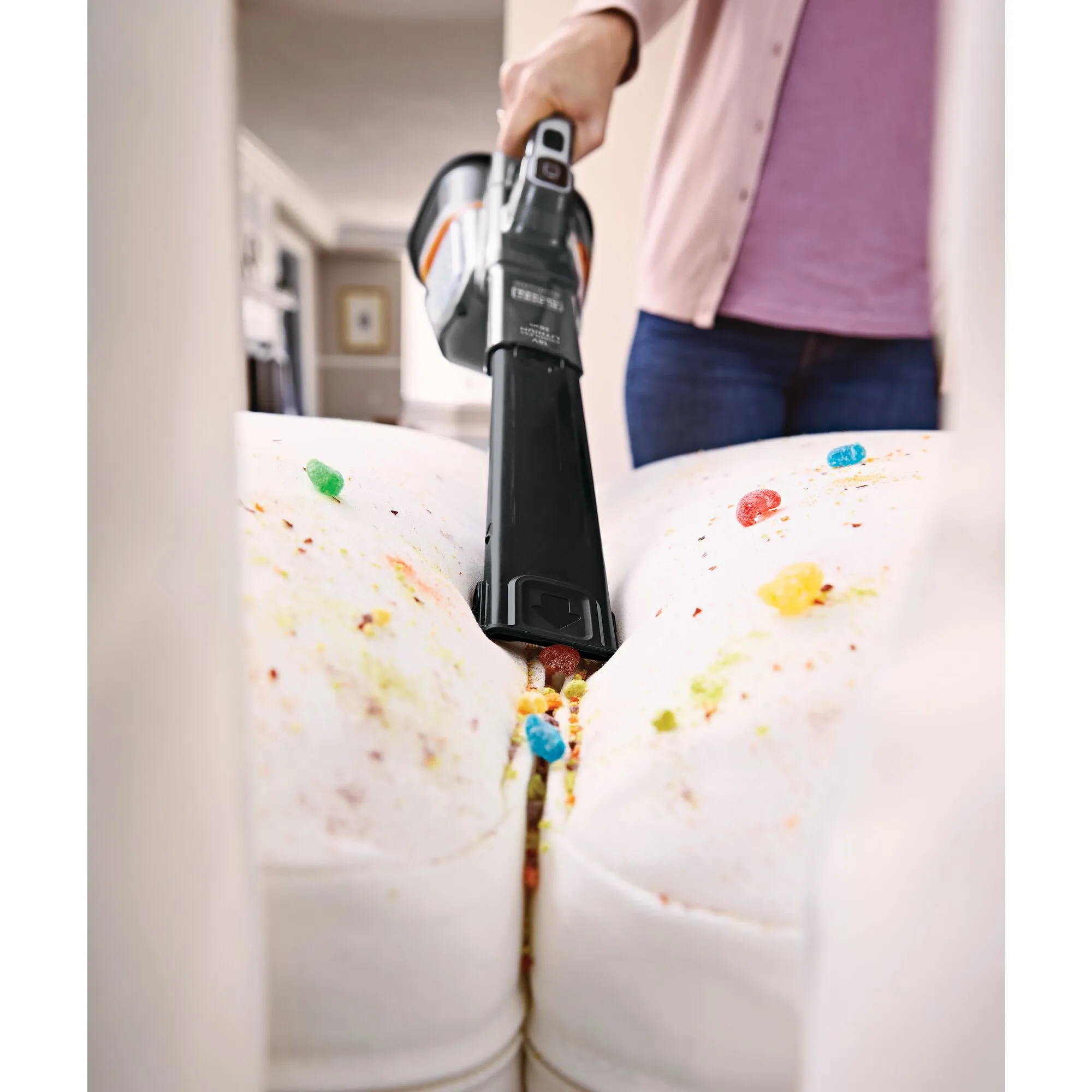 BLACK+DECKER BHHV520JF 18 V 2.0 Ah 0.7 L -k&auml;sik&auml;ytt&ouml;inen imuri, musta, hopea, titaani