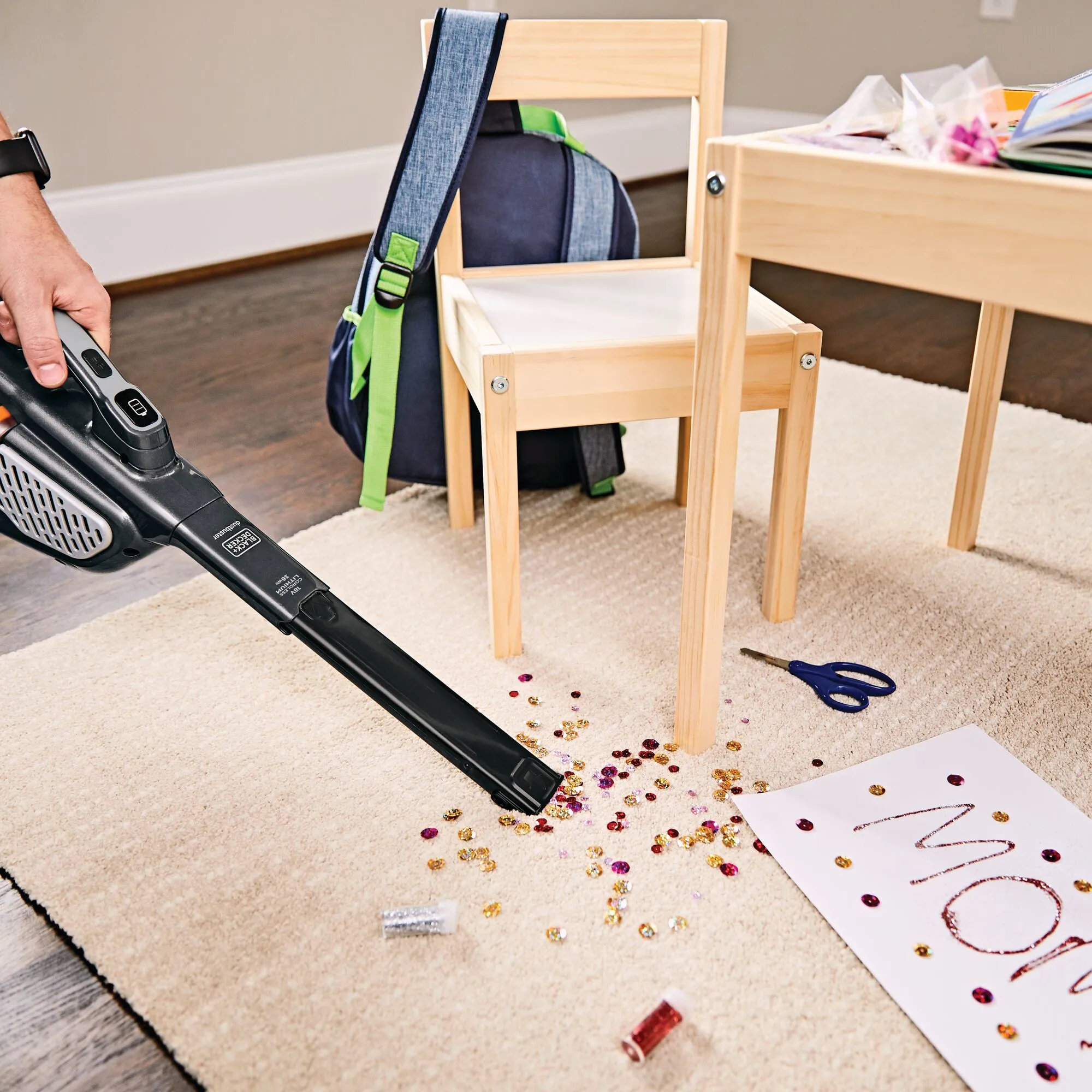 BLACK+DECKER BHHV520JF 18 V 2.0 Ah 0.7 L -k&auml;sik&auml;ytt&ouml;inen imuri, musta, hopea, titaani