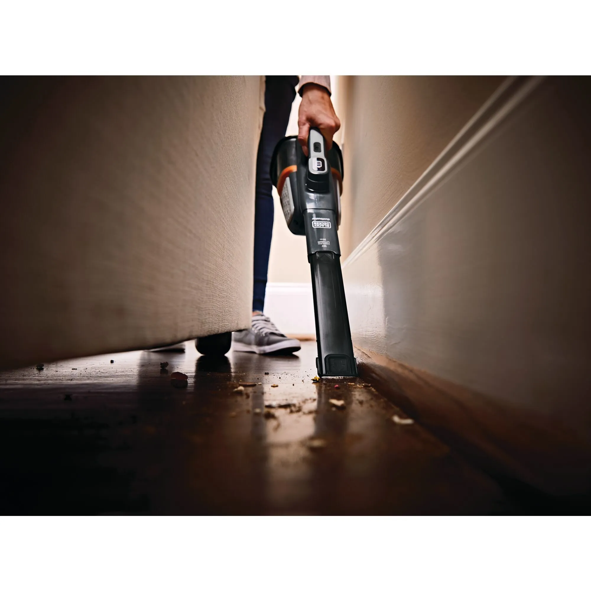 BLACK+DECKER BHHV520JF 18 V 2.0 Ah 0.7 L -k&auml;sik&auml;ytt&ouml;inen imuri, musta, hopea, titaani