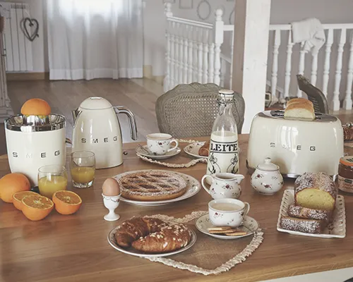 Smeg TSF01CREU - br&ouml;drost, 2 br&ouml;dskivor, Kr&auml;m
