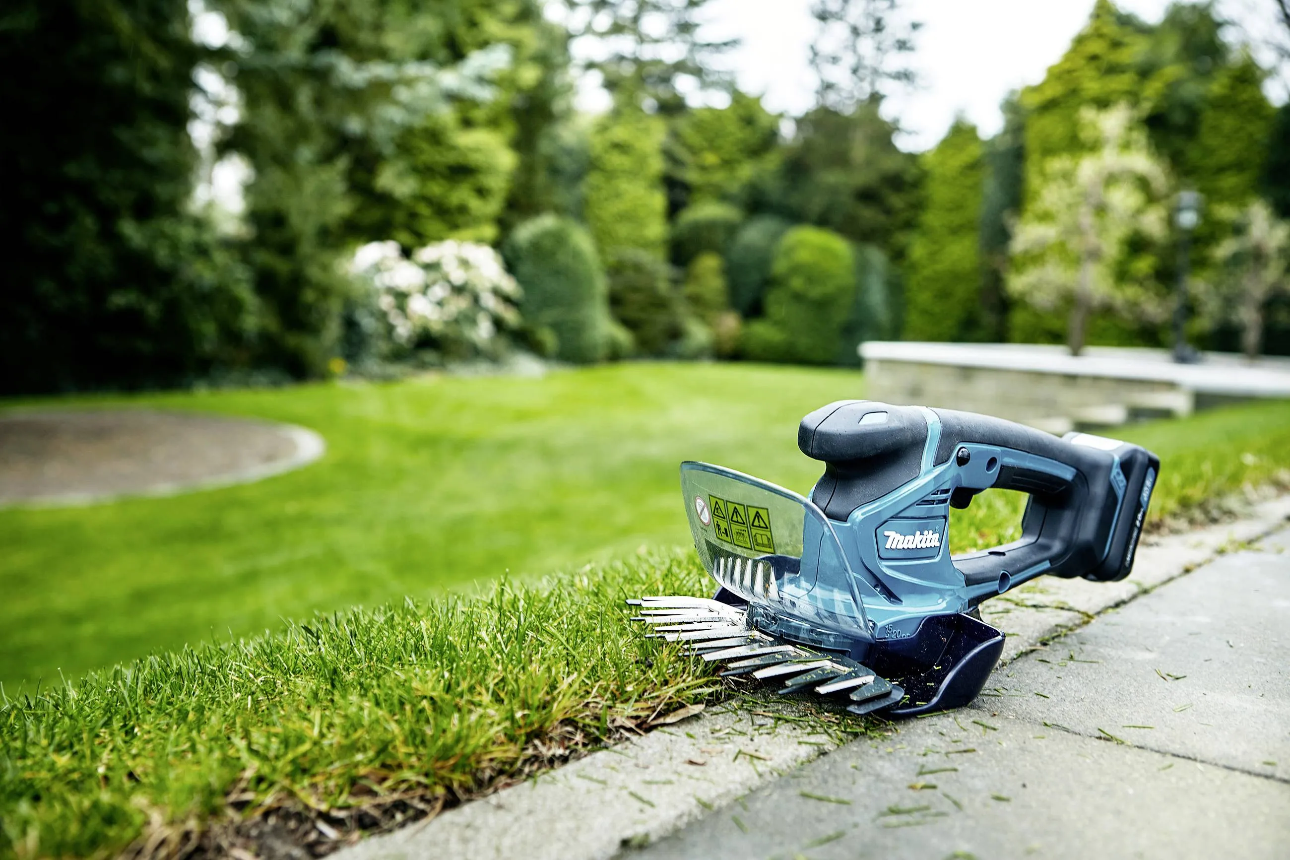 Makita UM600DSMEX - gr&auml;s/busksax