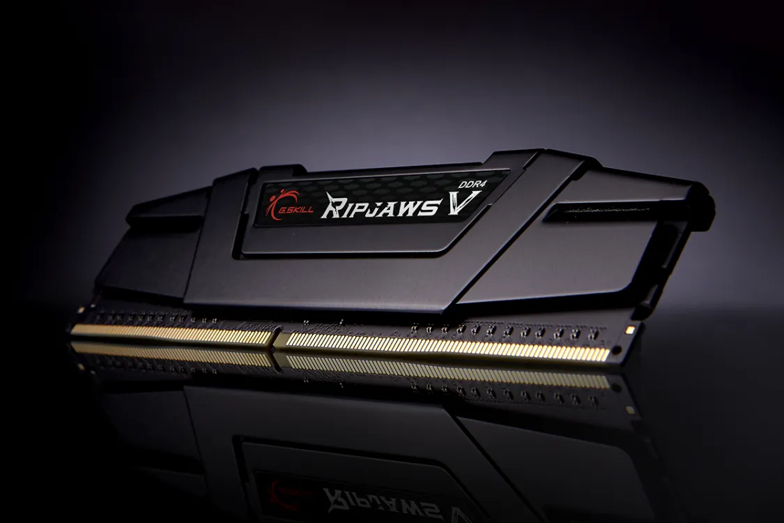 G.SKILL Ripjaws V 32 Gt (4 x 8 Gt) DDR4 3200 MHz, CL16 -muisti (XMP)