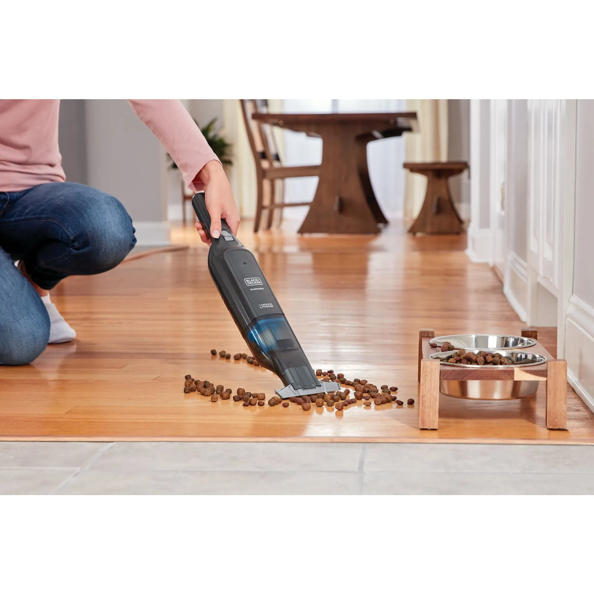 Black&amp;Decker HLVC320B11-QW 12V 2,0AH - handheld vacuum