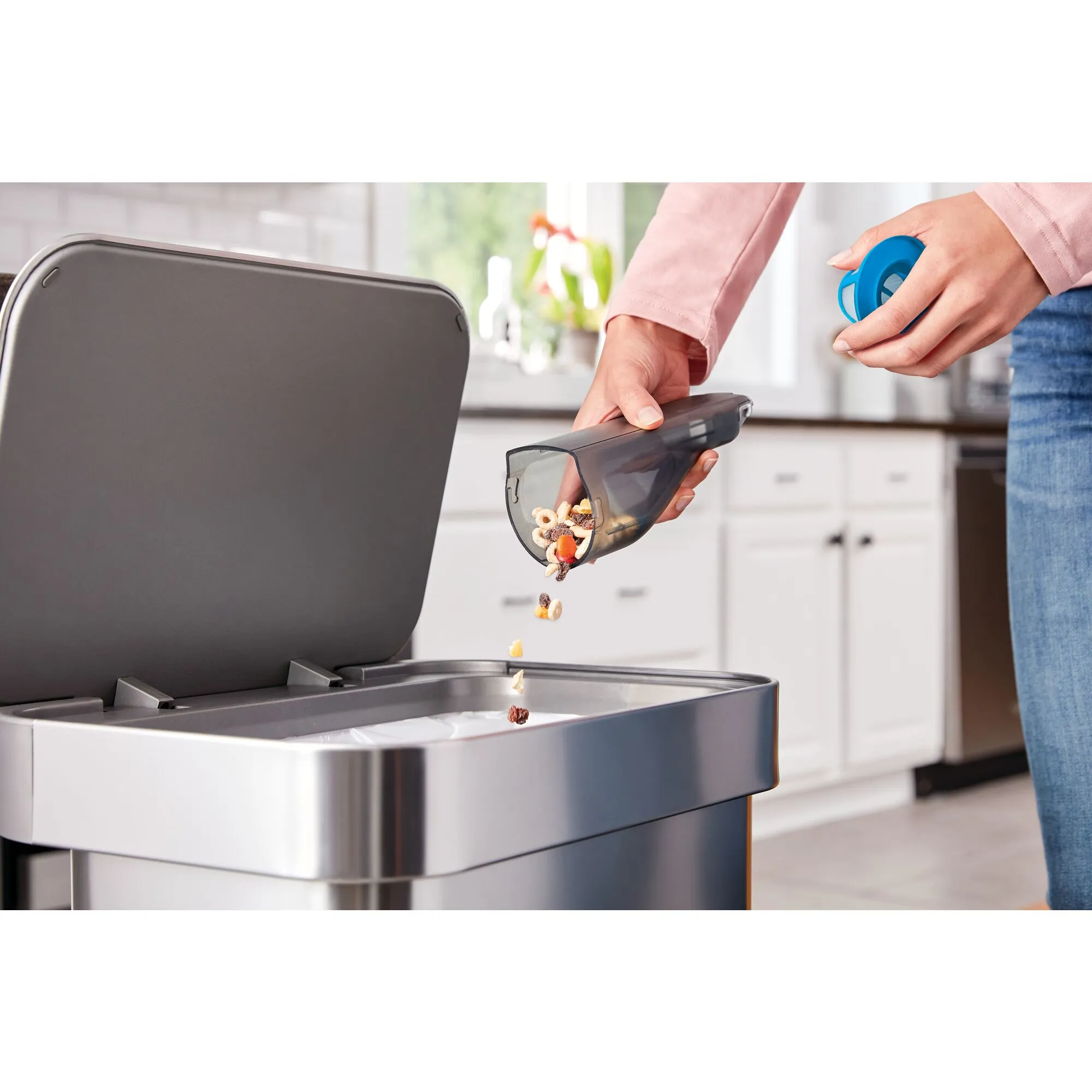 Black&amp;Decker HLVC320B11-QW 12V 2,0AH - handheld vacuum