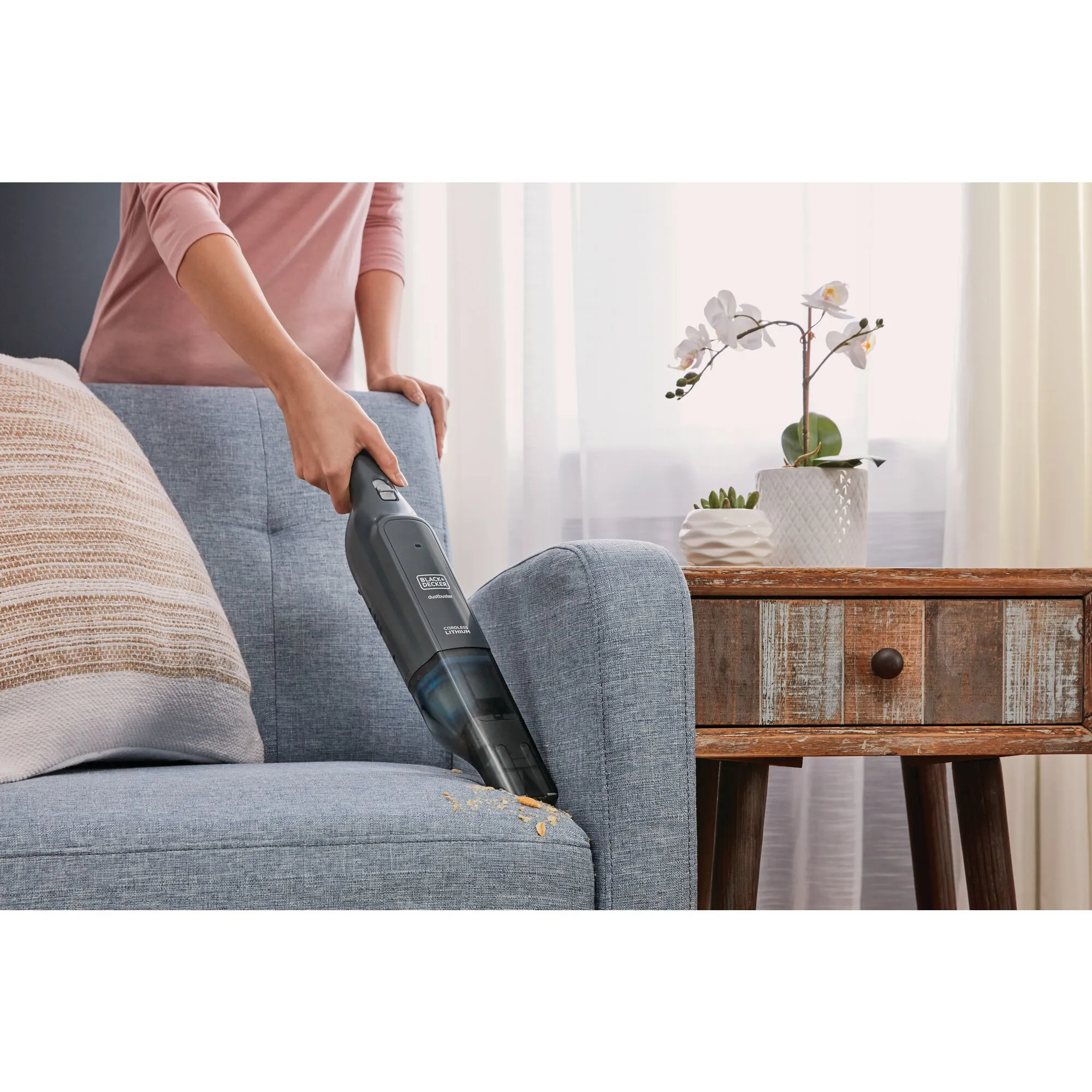 Black&amp;Decker HLVC320B11-QW 12V 2,0AH - handheld vacuum
