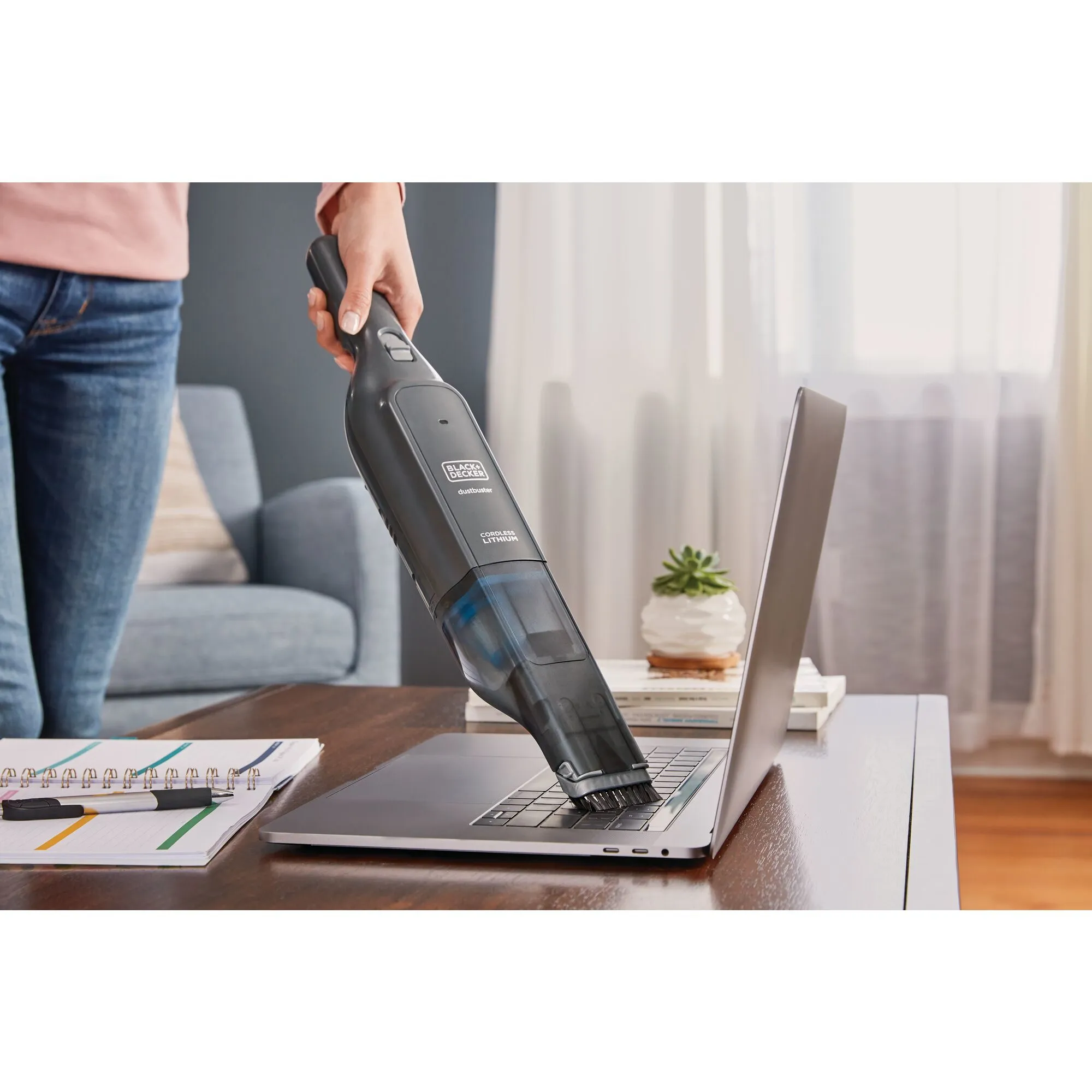 Black&amp;Decker HLVC320B11-QW 12V 2,0AH - handheld vacuum