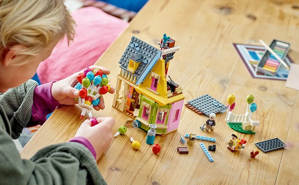 LEGO Disney &rdquo;Up &ndash; kohti korkeuksia&rdquo; &ndash;talo 43217