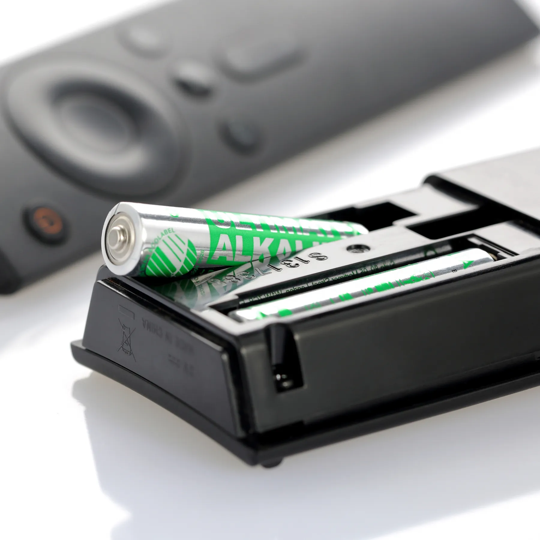 DELTACO Ultimate Alkaline batteries, LR6/AA size, 4-pack