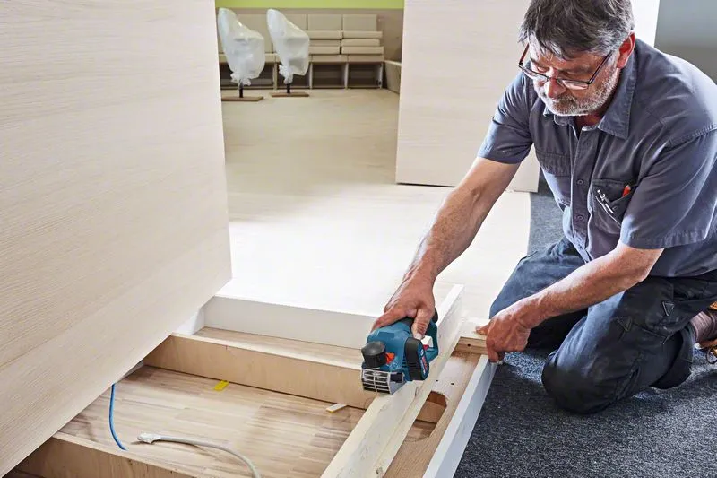Bosch GHO 12V-20 Professional -akkuh&ouml;yl&auml;