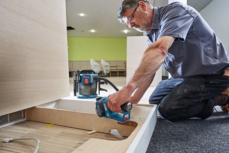 Bosch GHO 12V-20 Professional -akkuh&ouml;yl&auml;