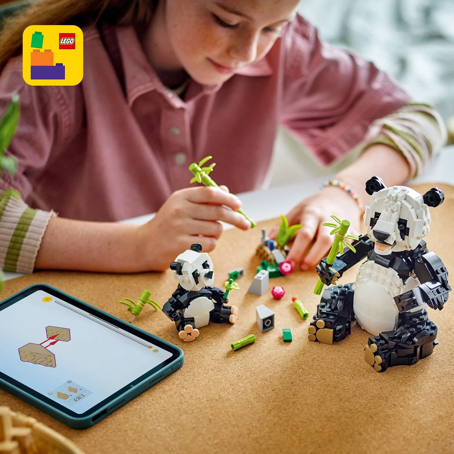 LEGO Creator 3-in-1 Wildlife: Panda Family 31165