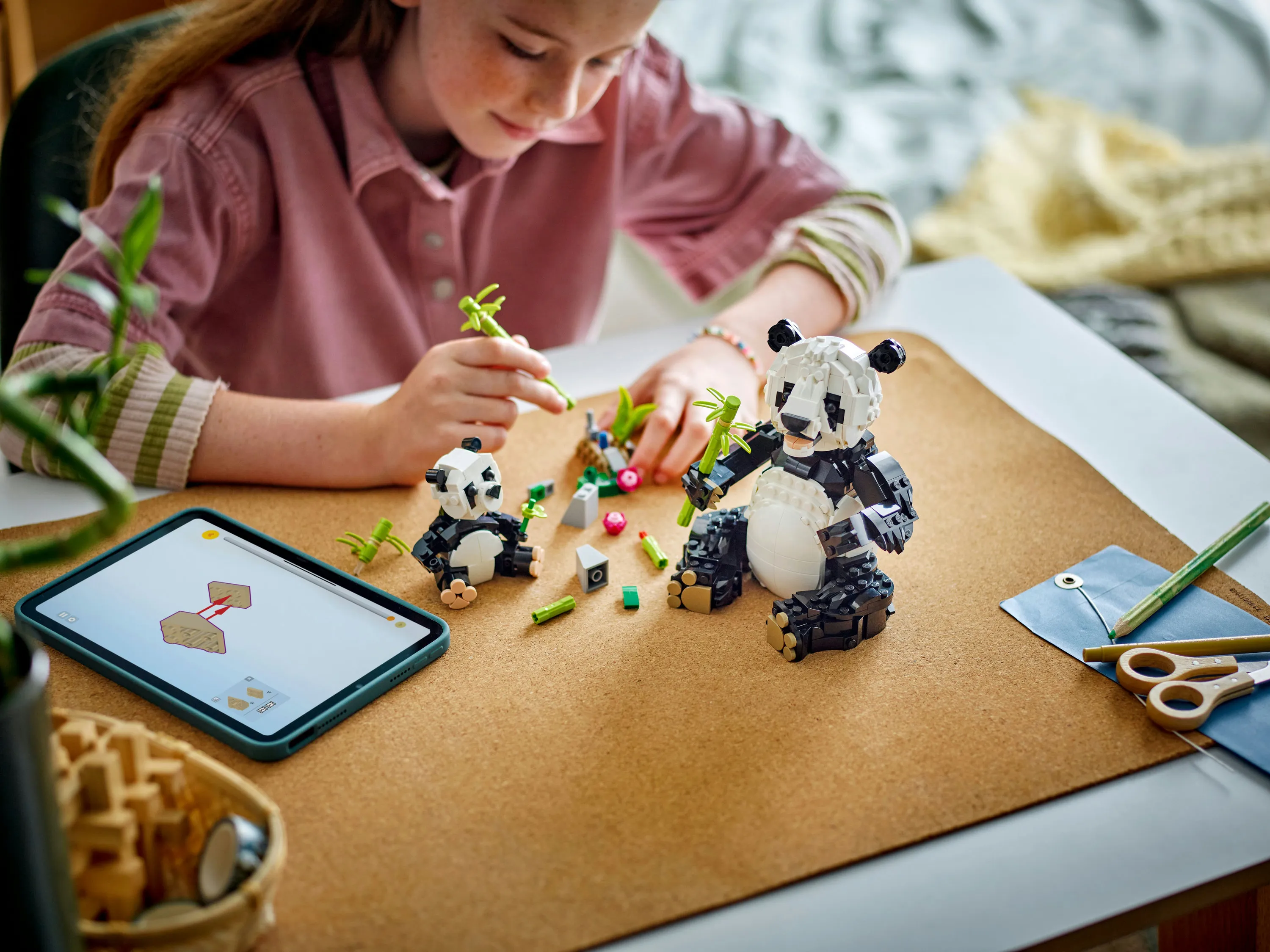 LEGO Creator 3-in-1 Wildlife: Panda Family 31165