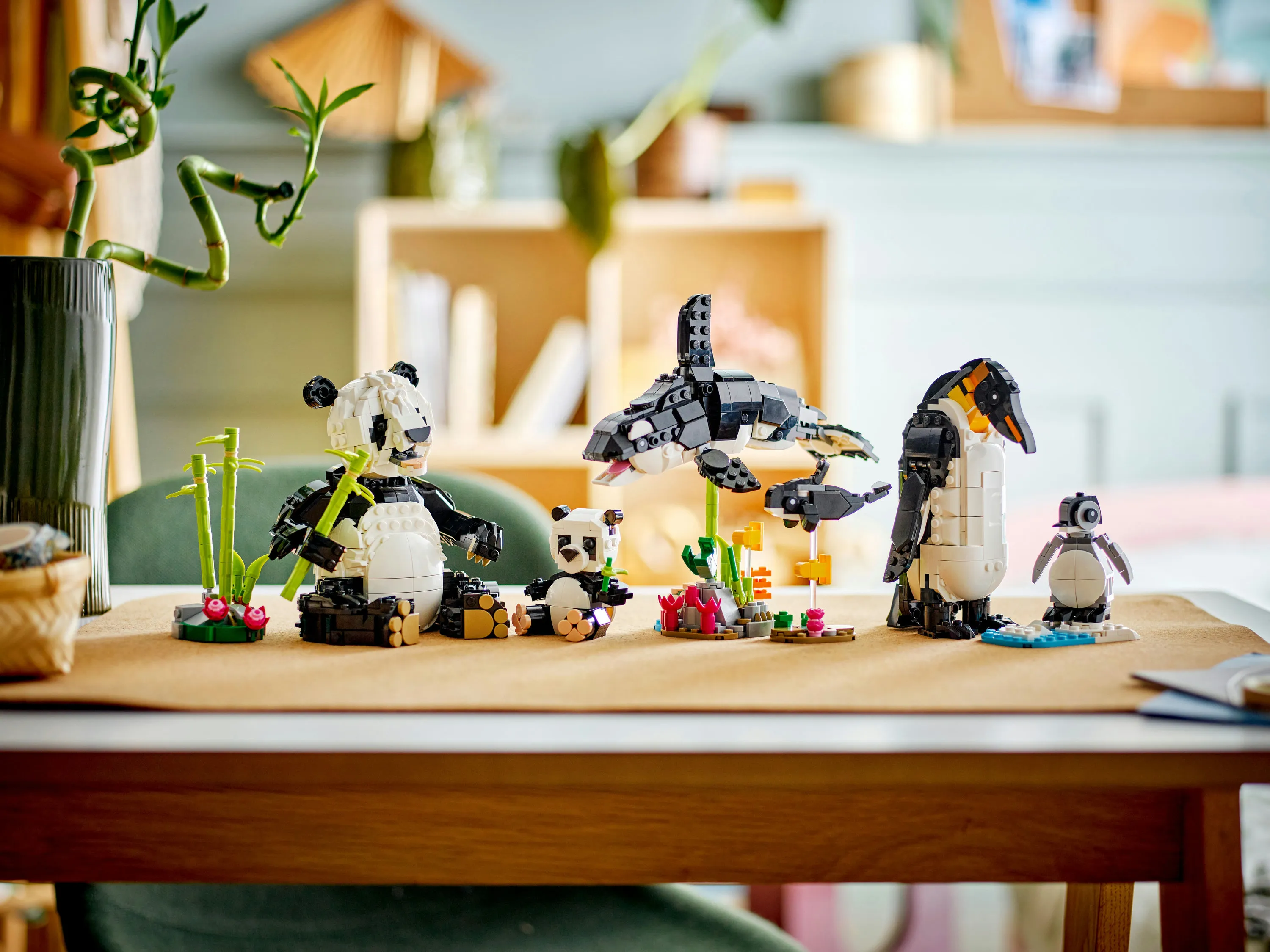 LEGO Creator 3-in-1 Wildlife: Panda Family 31165